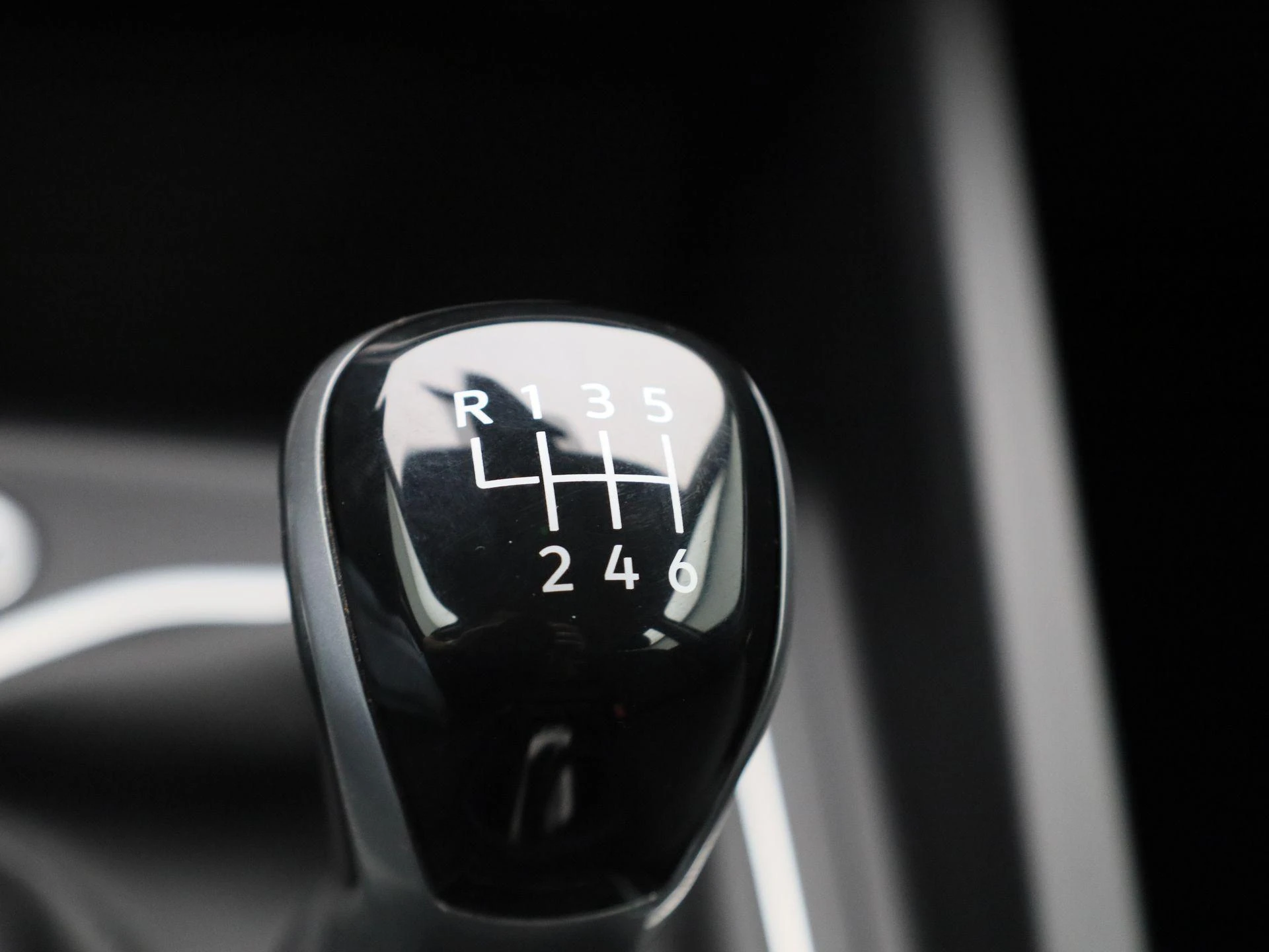 Volkswagen-Golf-image-21