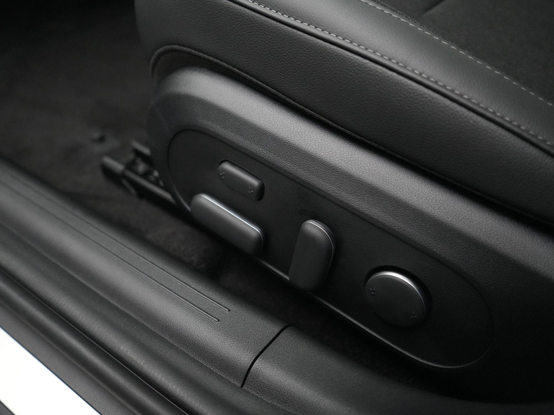 Hyundai-IONIQ 6-image-35