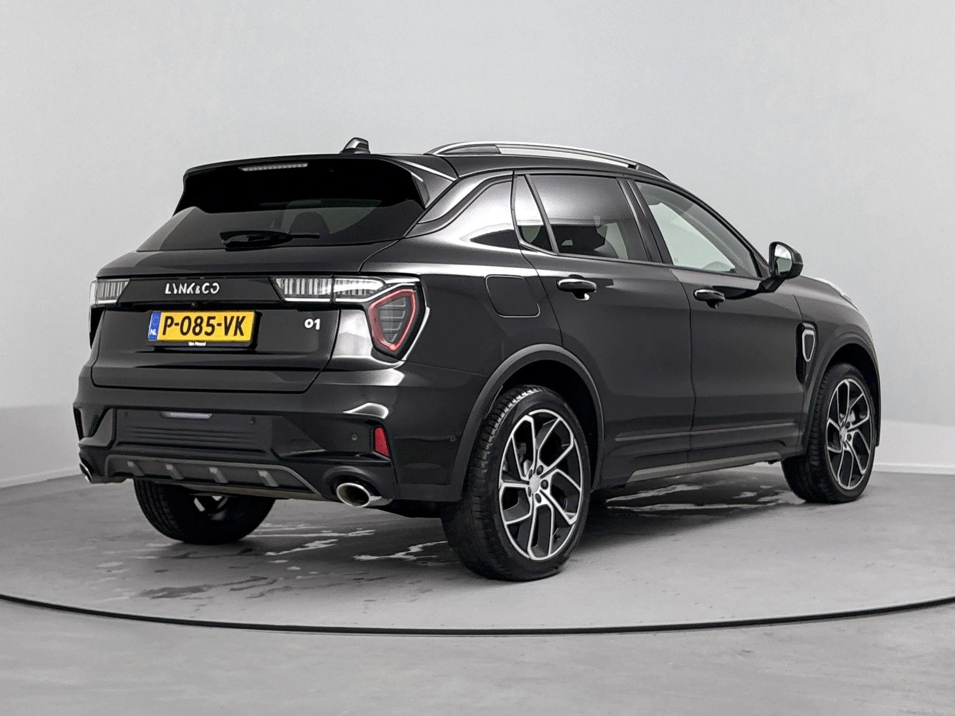 Lynk & Co-01-image-3