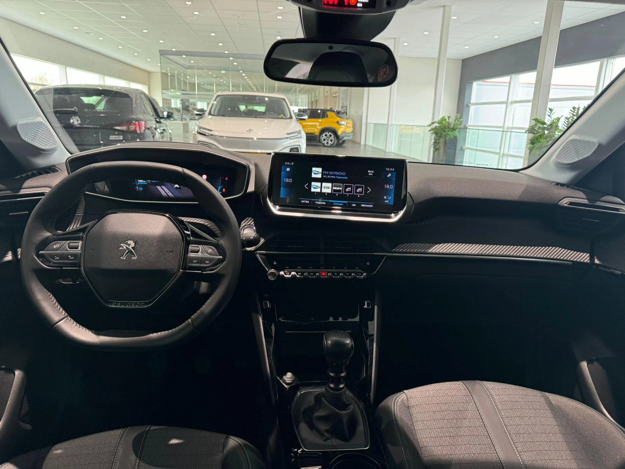 Peugeot-208-image-10