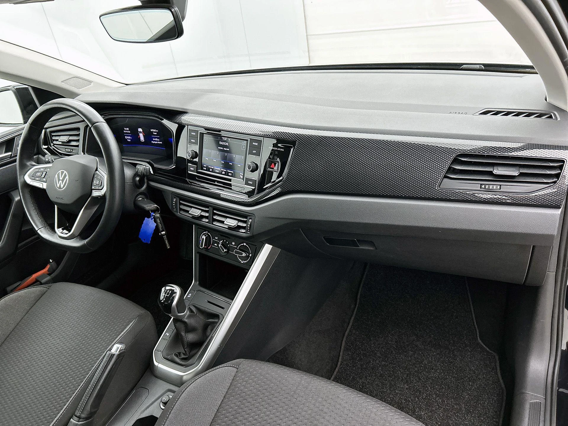 Volkswagen-Polo-image-15