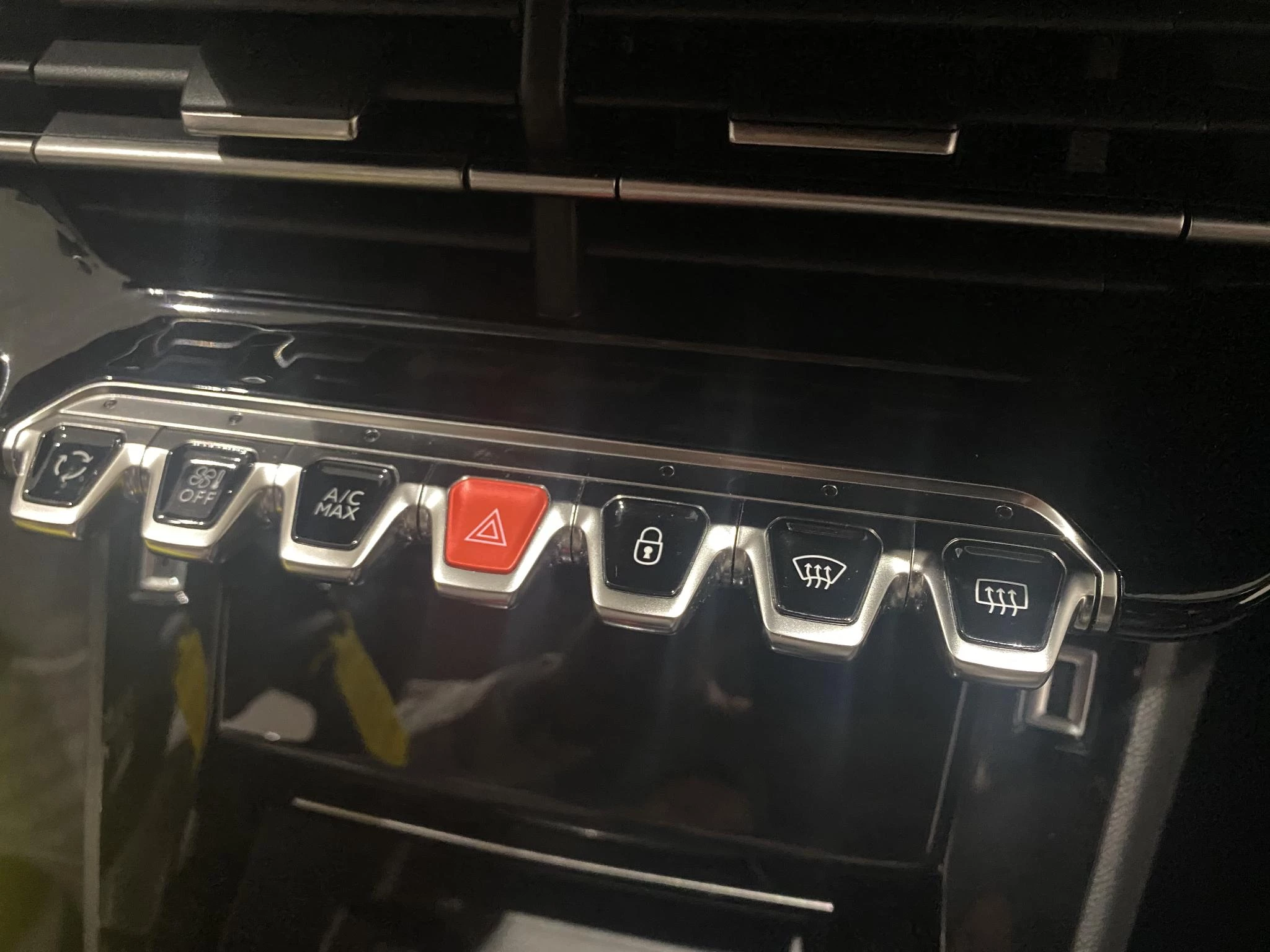 Peugeot-208-image-20