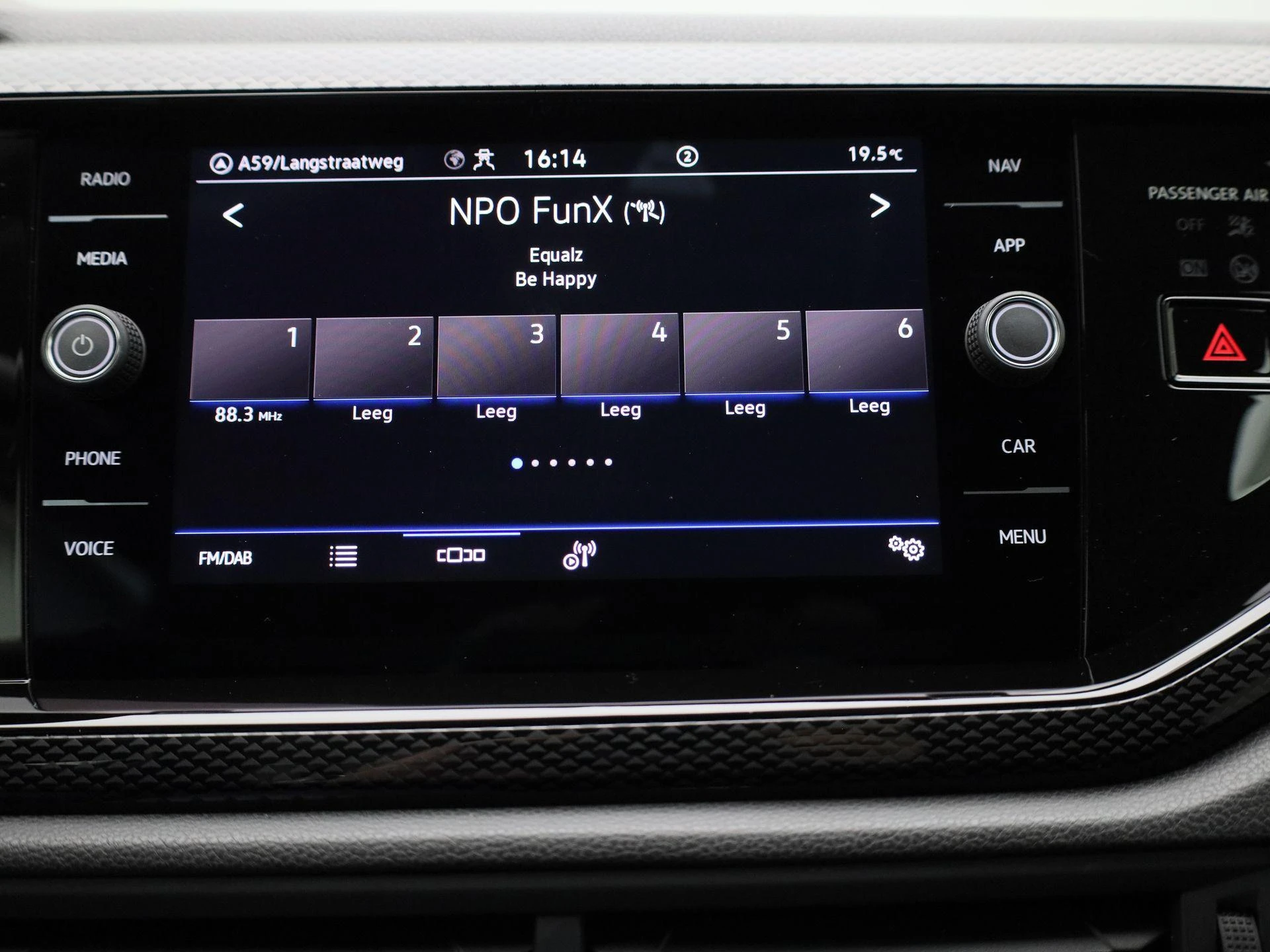 Volkswagen-Polo-image-14