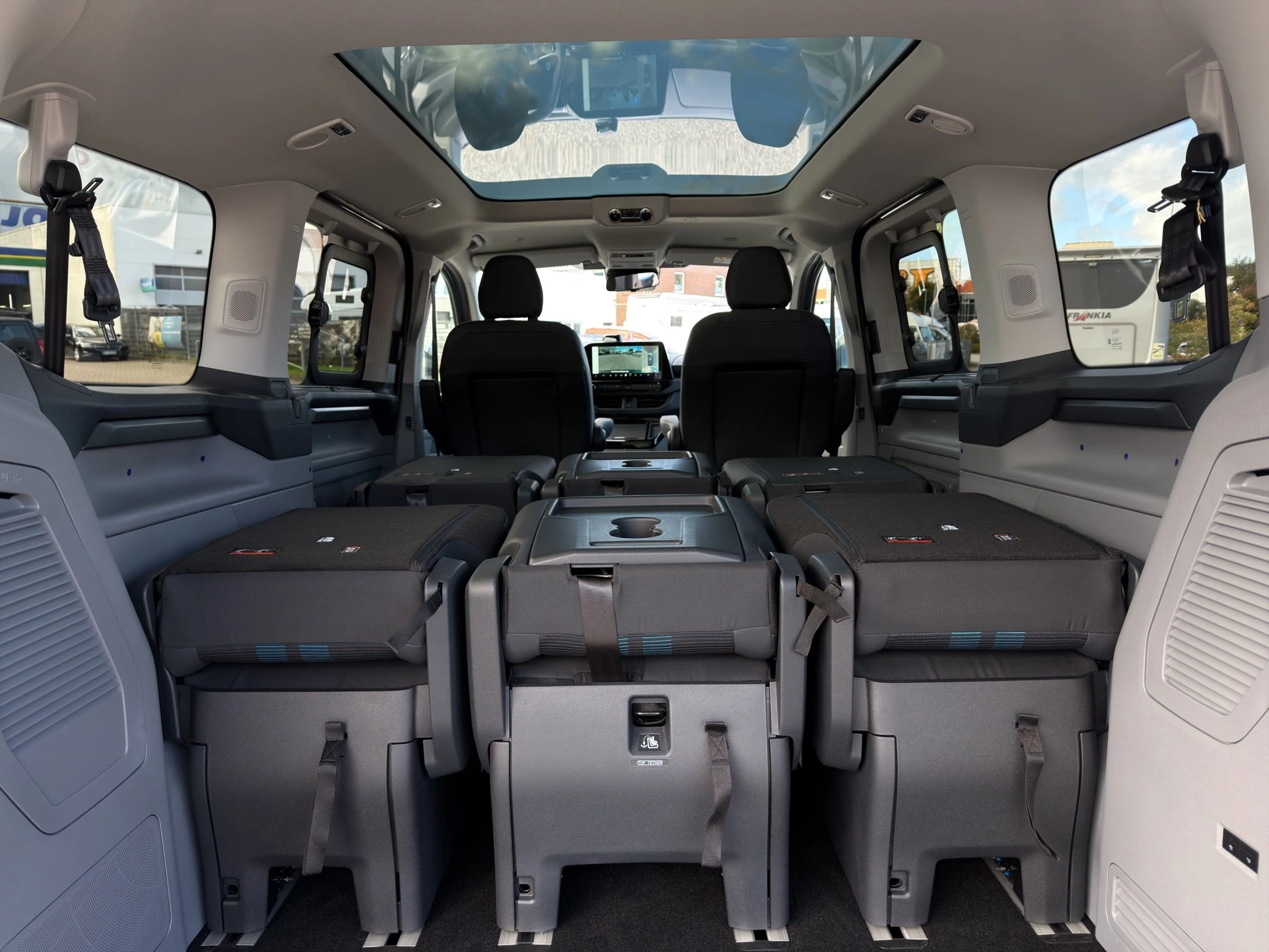 Ford-Tourneo Custom-image-21