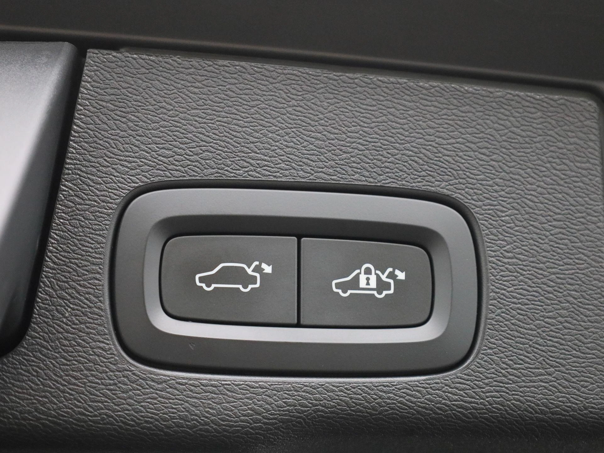 Volvo-XC60-image-14