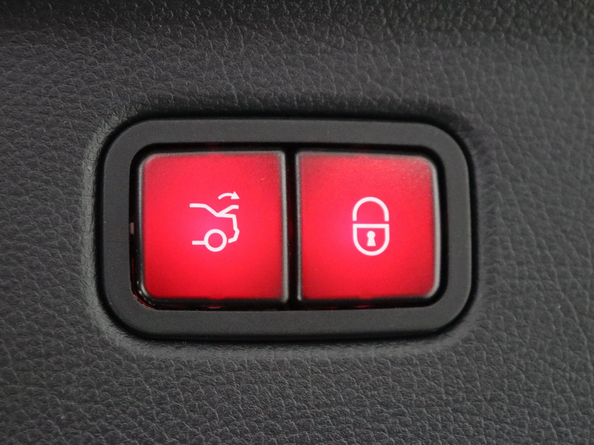 Mercedes-Benz-S-Klasse-image-32