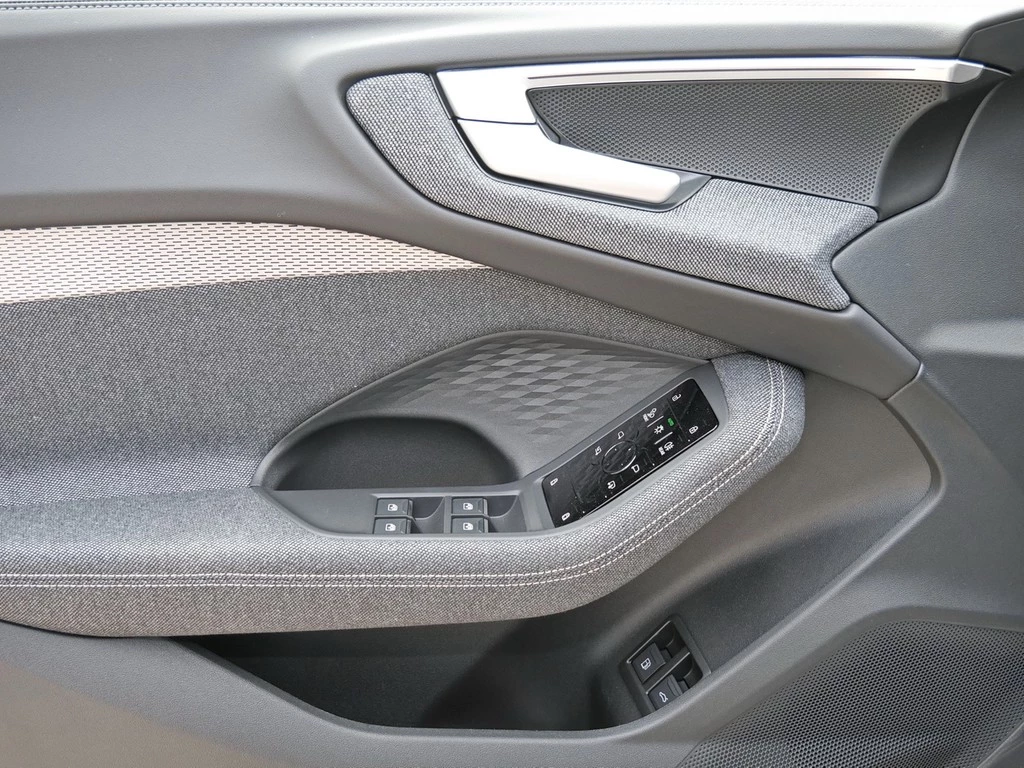 Audi A5 UPE br. 81.775,- Avant e-hybrid quattro S tronic 220 kW / 299 PS
