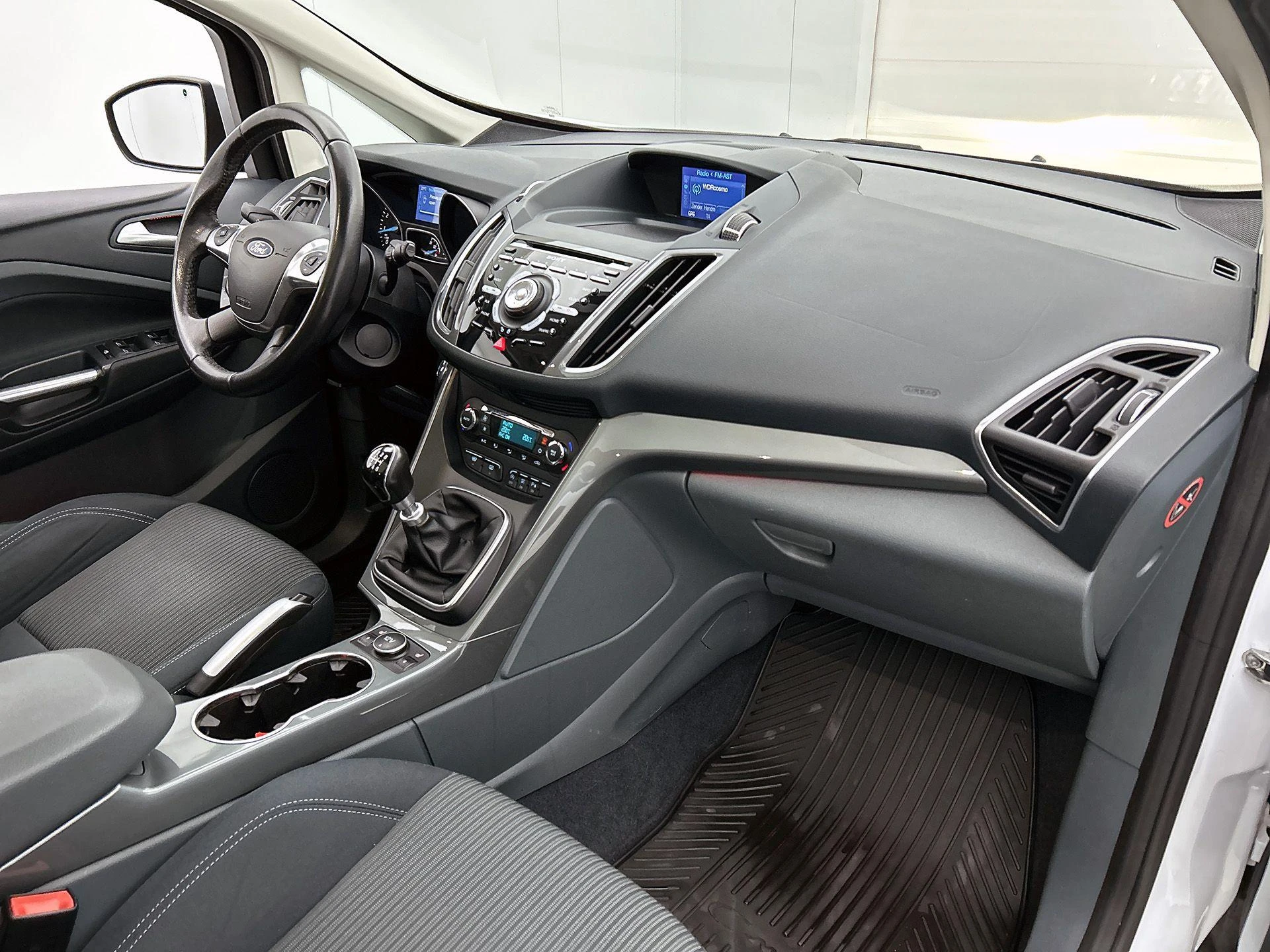 Ford-C-MAX-image-23