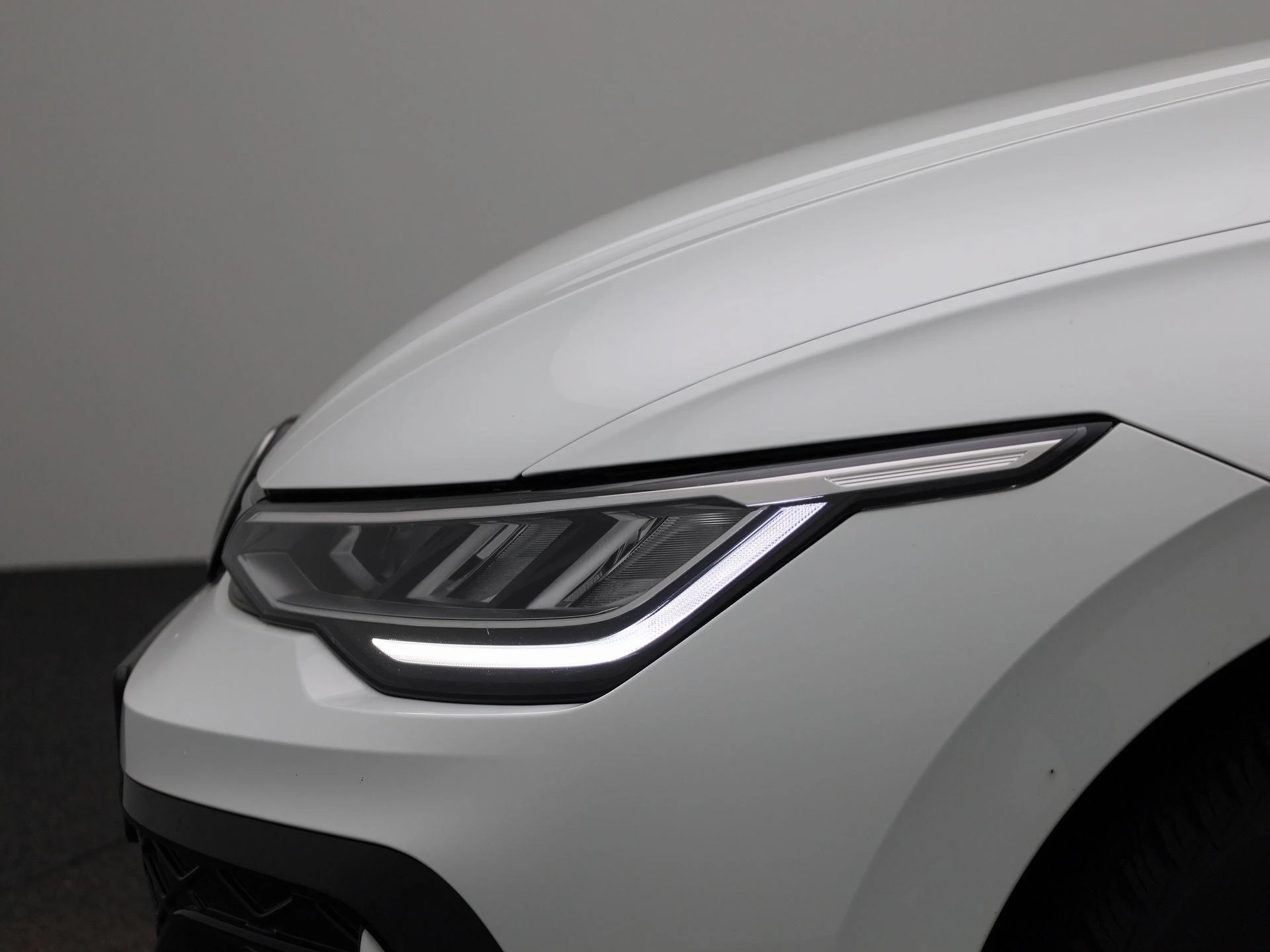 Volkswagen-Golf-image-14