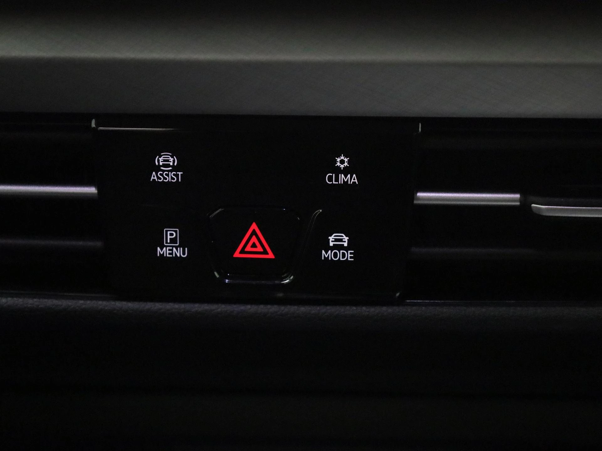 Volkswagen-Golf-image-8