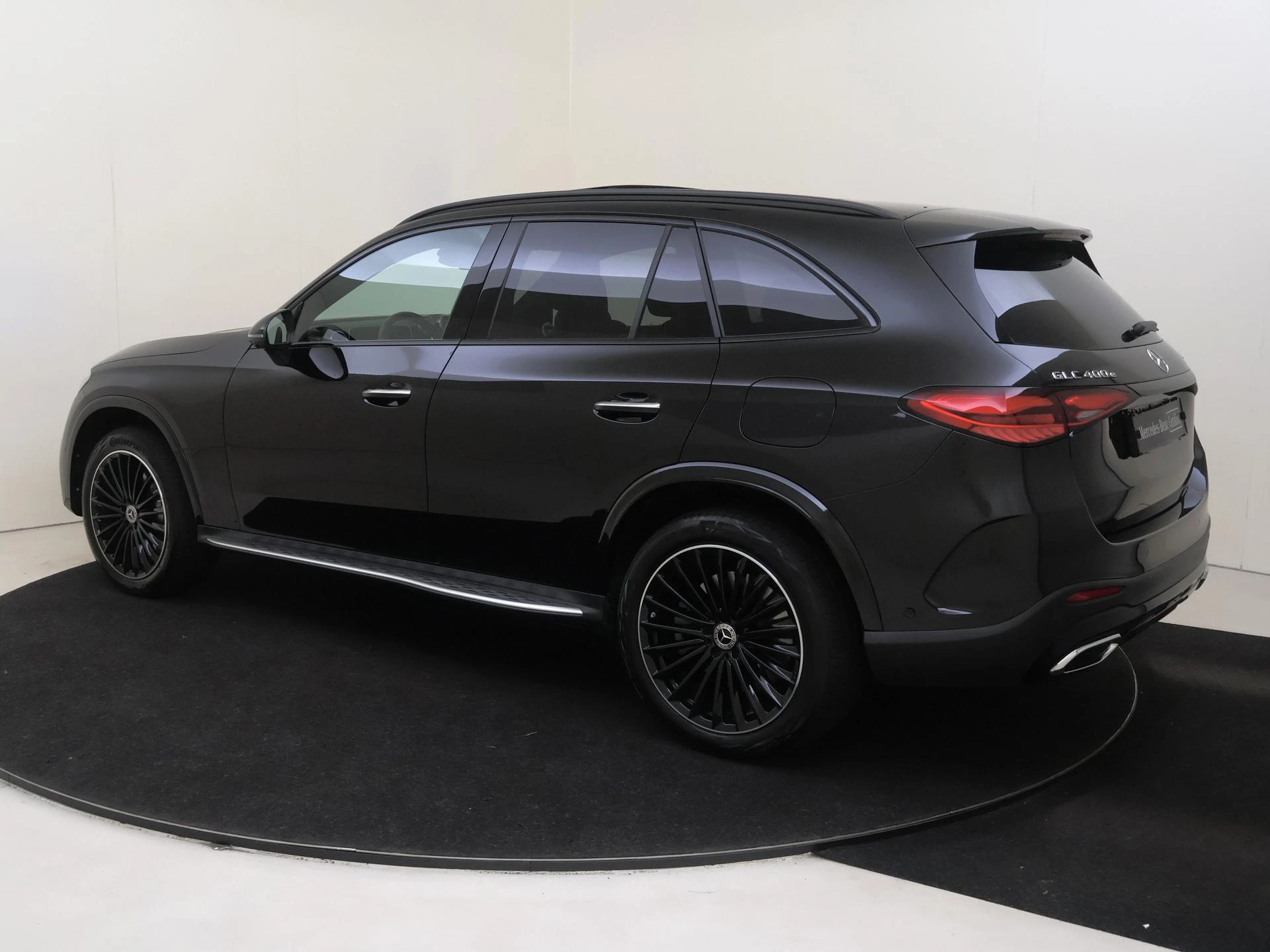 Mercedes-Benz-GLC-image-2