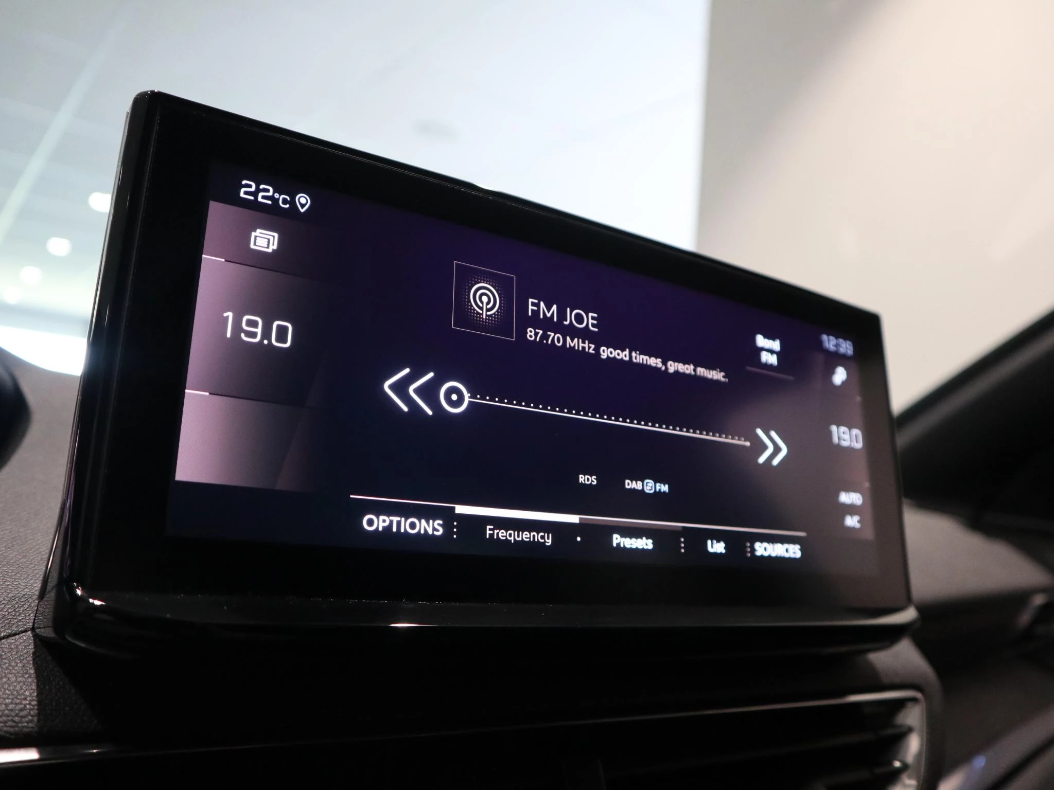 Peugeot-5008-image-14