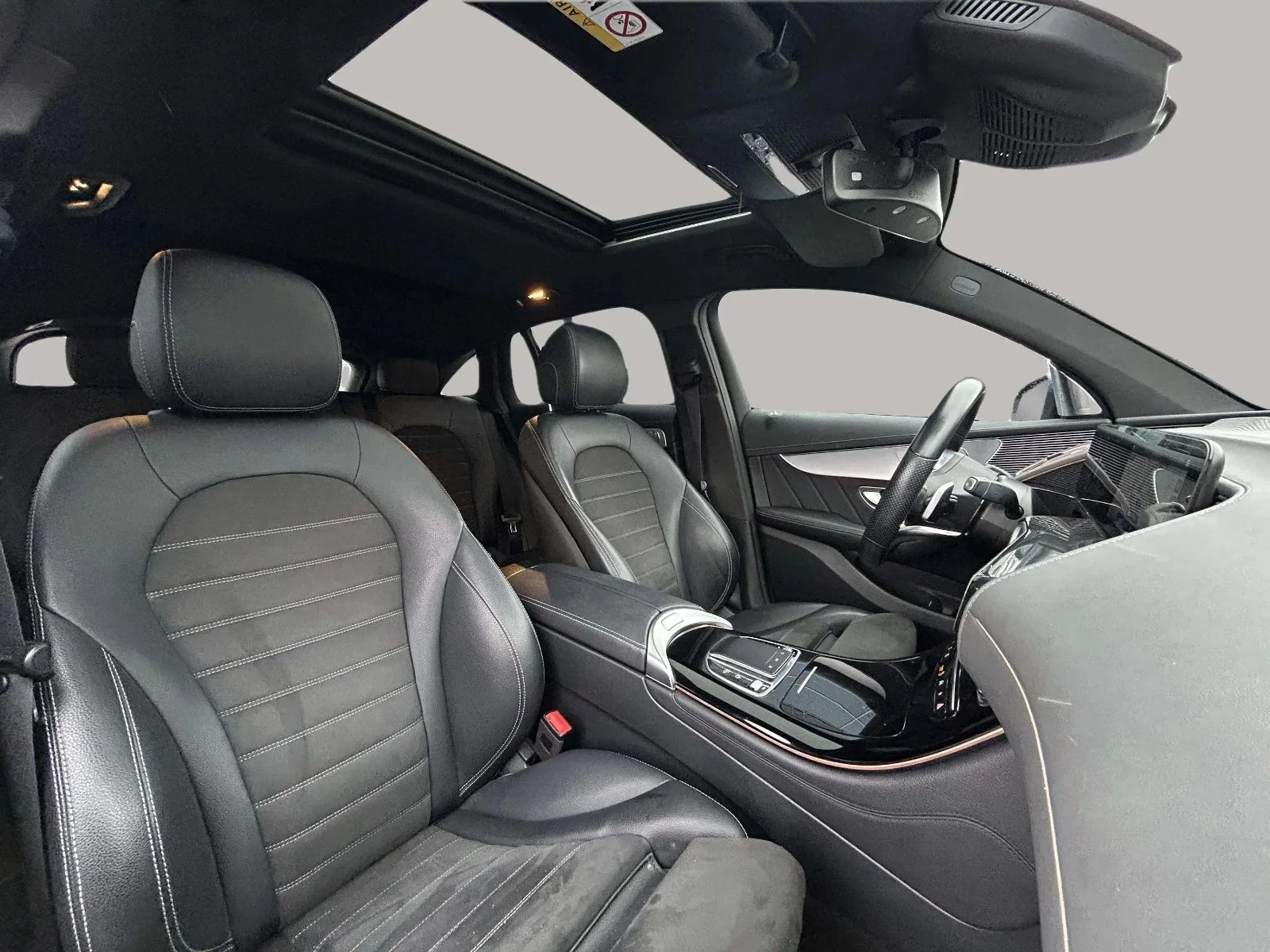 Mercedes-Benz-EQC-image-14