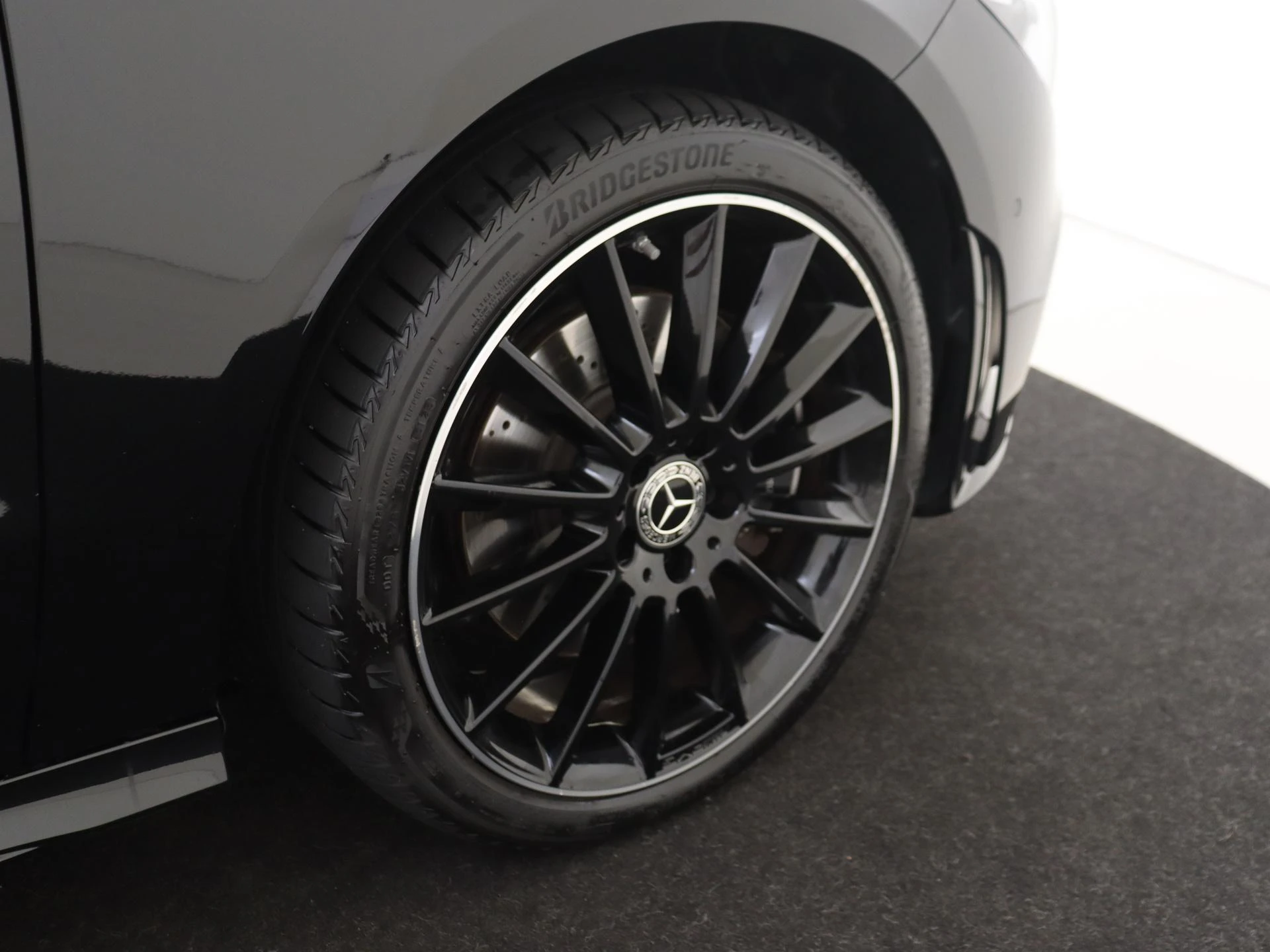 Mercedes-Benz-CLA-image-32