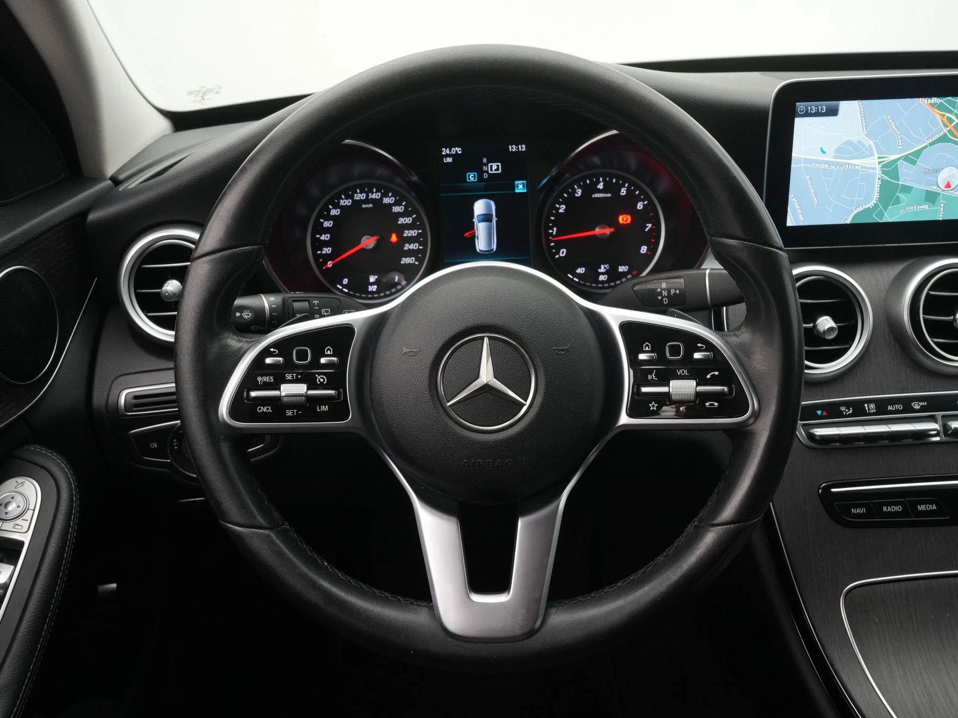 Mercedes-Benz-C-Klasse-image-7
