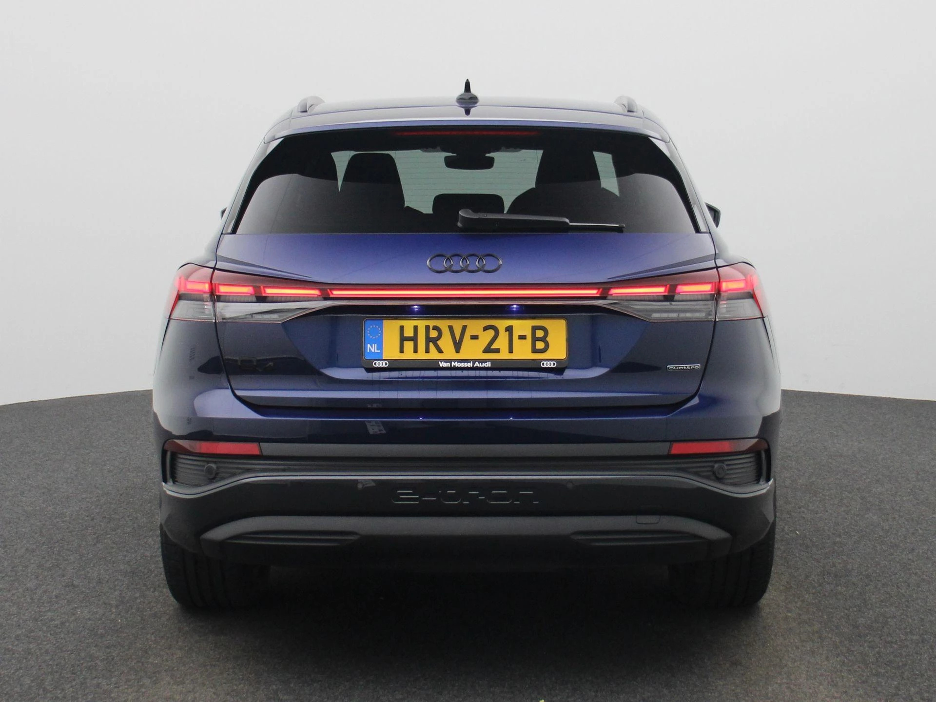 Audi-Q4 e-tron-image-4