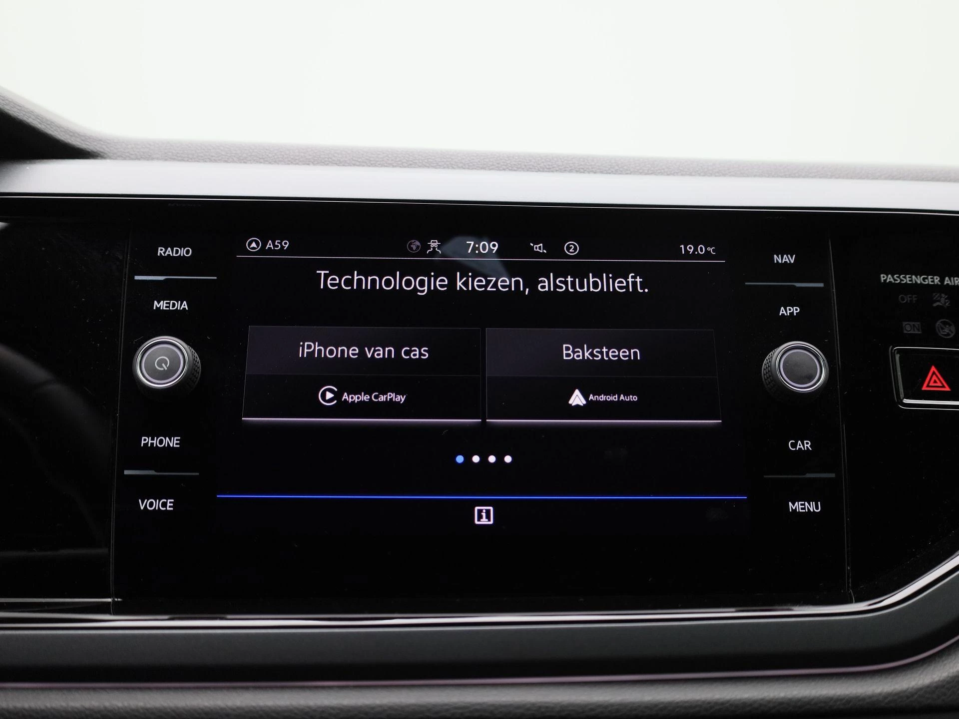 Volkswagen-Polo-image-17