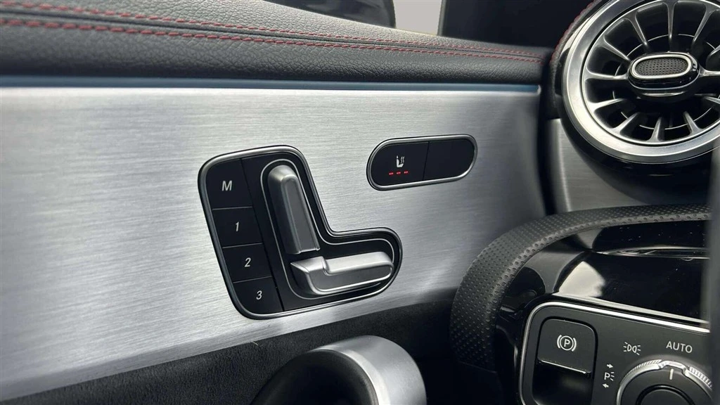 Mercedes-Benz-CLA-image-10