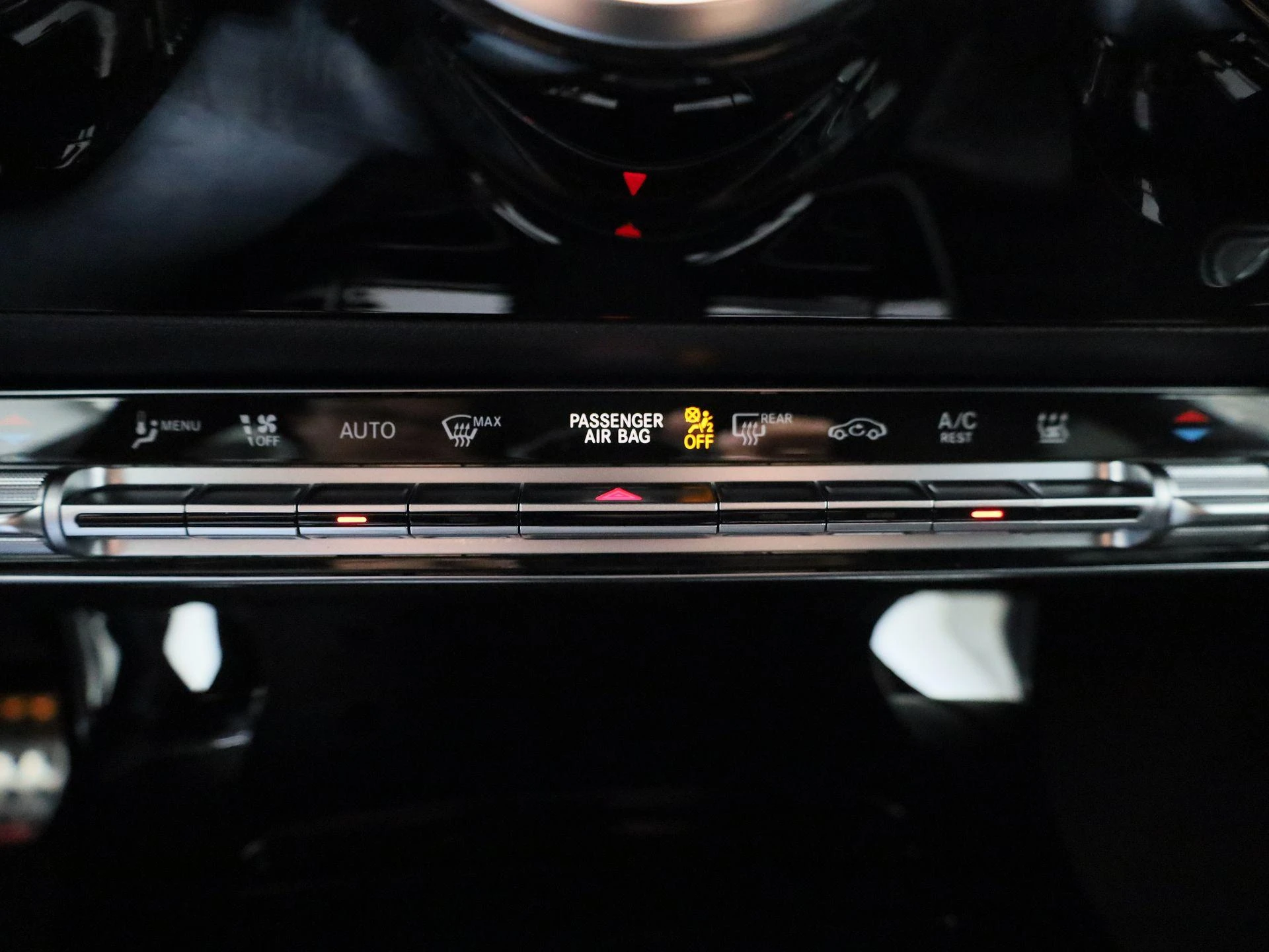 Mercedes-Benz-CLA-image-20
