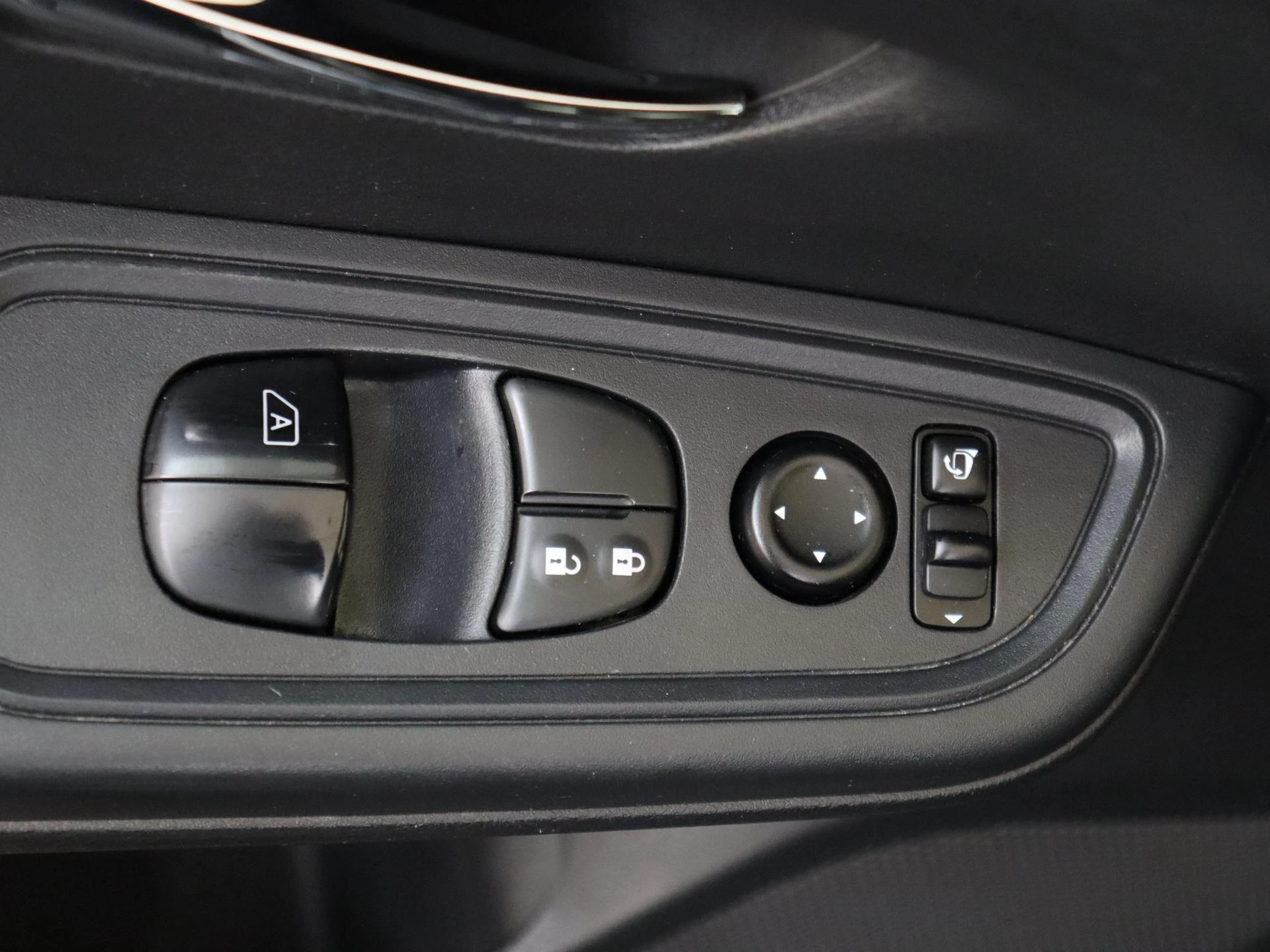 Nissan-Micra-image-24