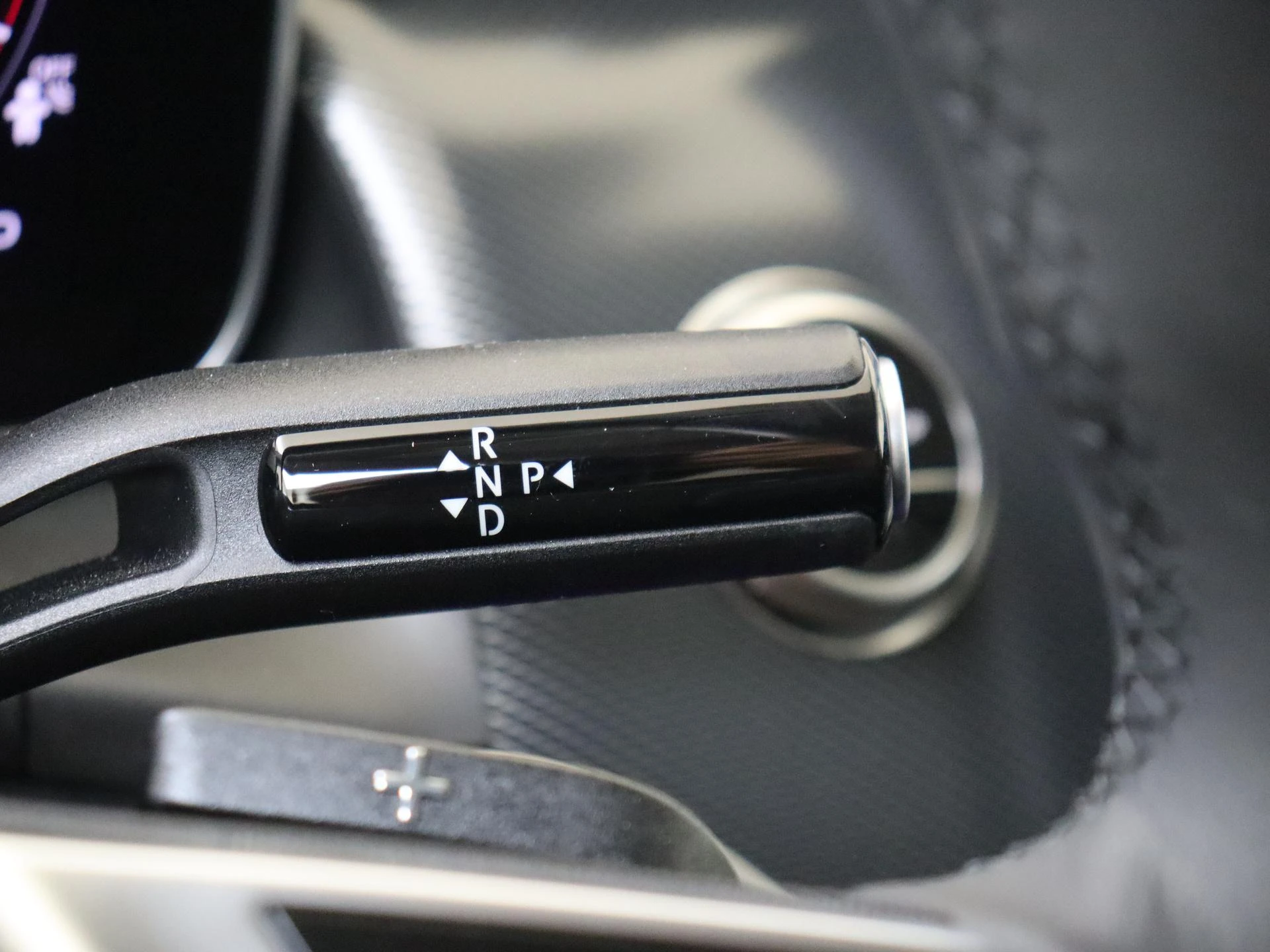 Mercedes-Benz-GLC-image-14