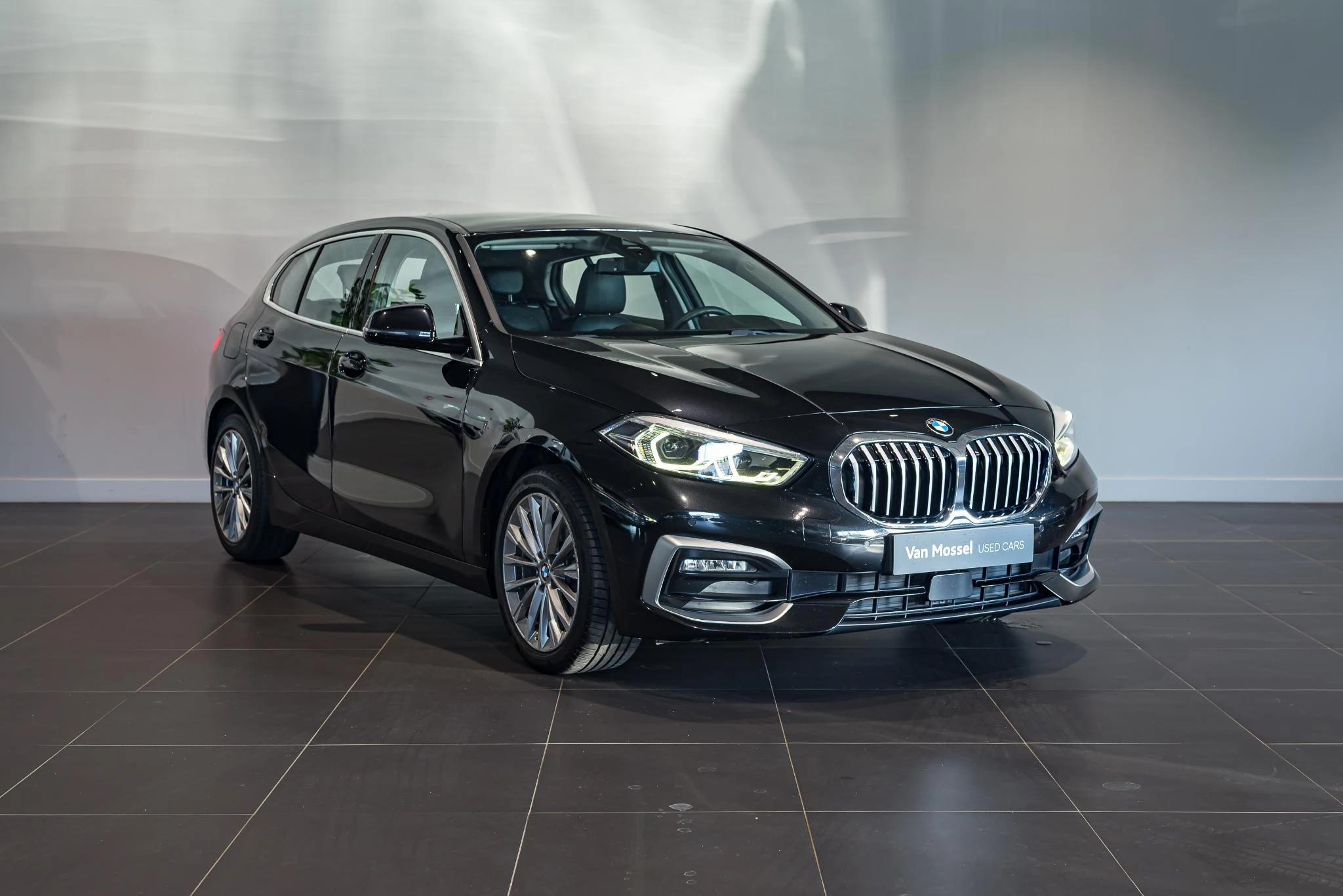 BMW-1 Reeks-image-2
