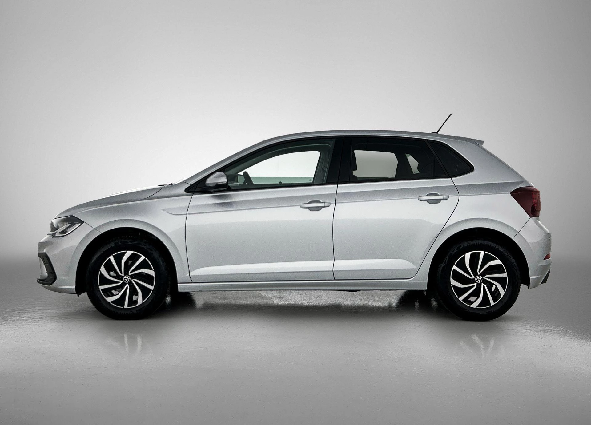 Volkswagen-Polo-image-1