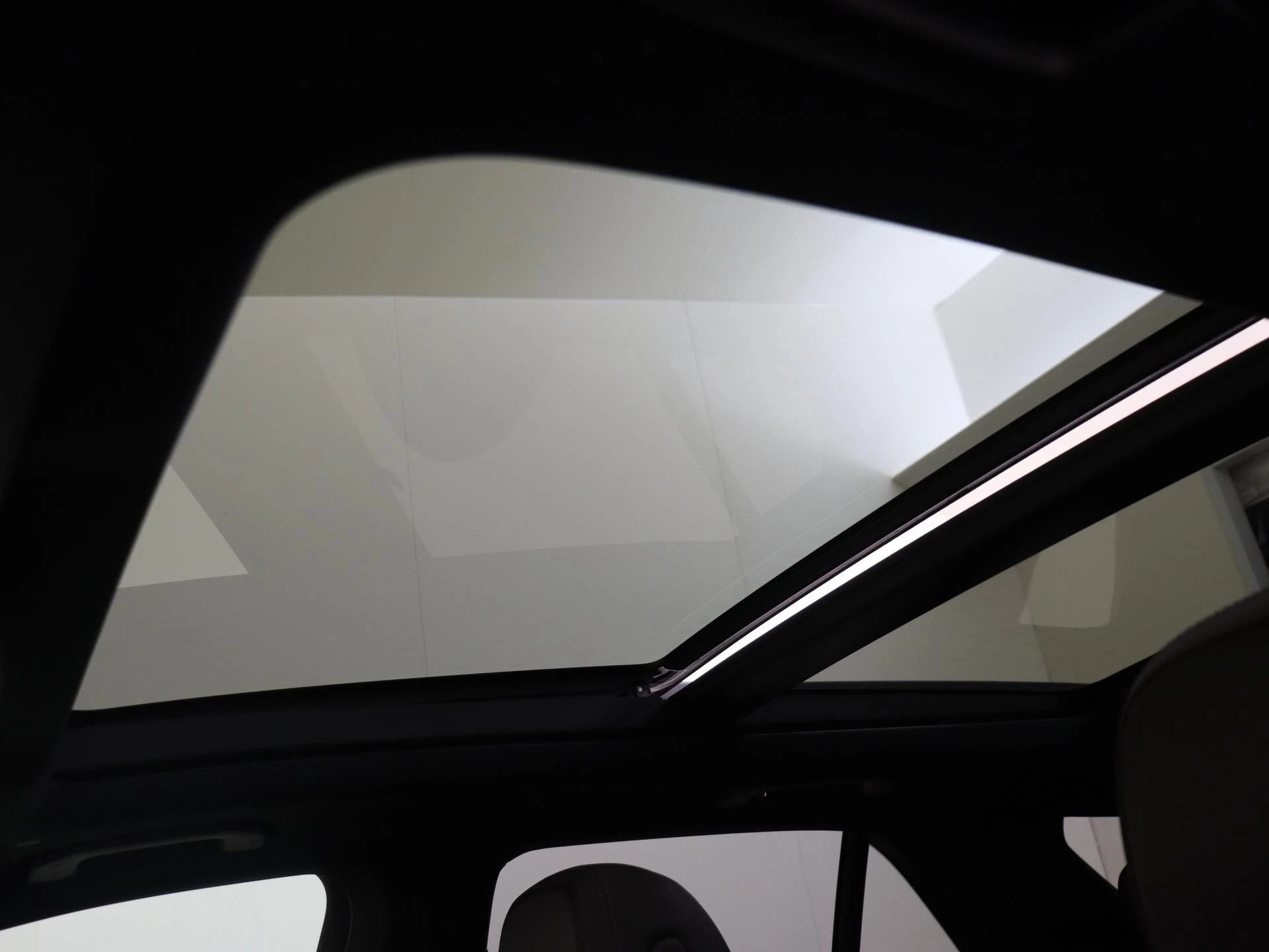 Mercedes-Benz-GLE-image-29