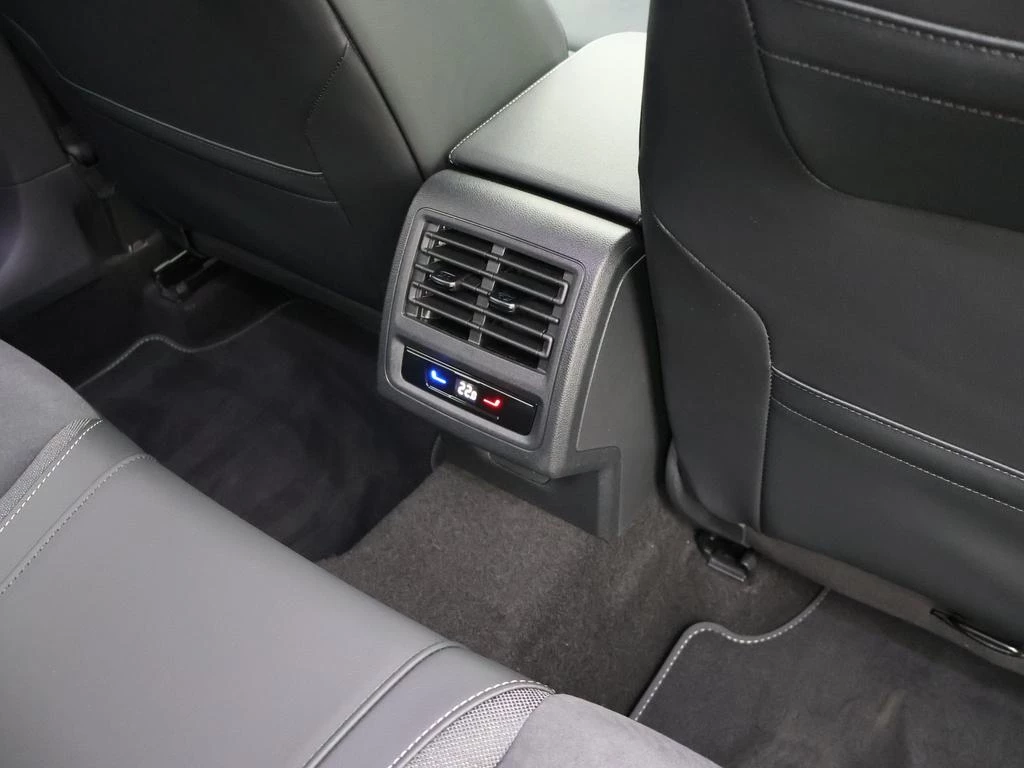 Volkswagen Golf VIII Golf Style Business 1.5 eTSI 150pk AUTOMAAT *DEMO*