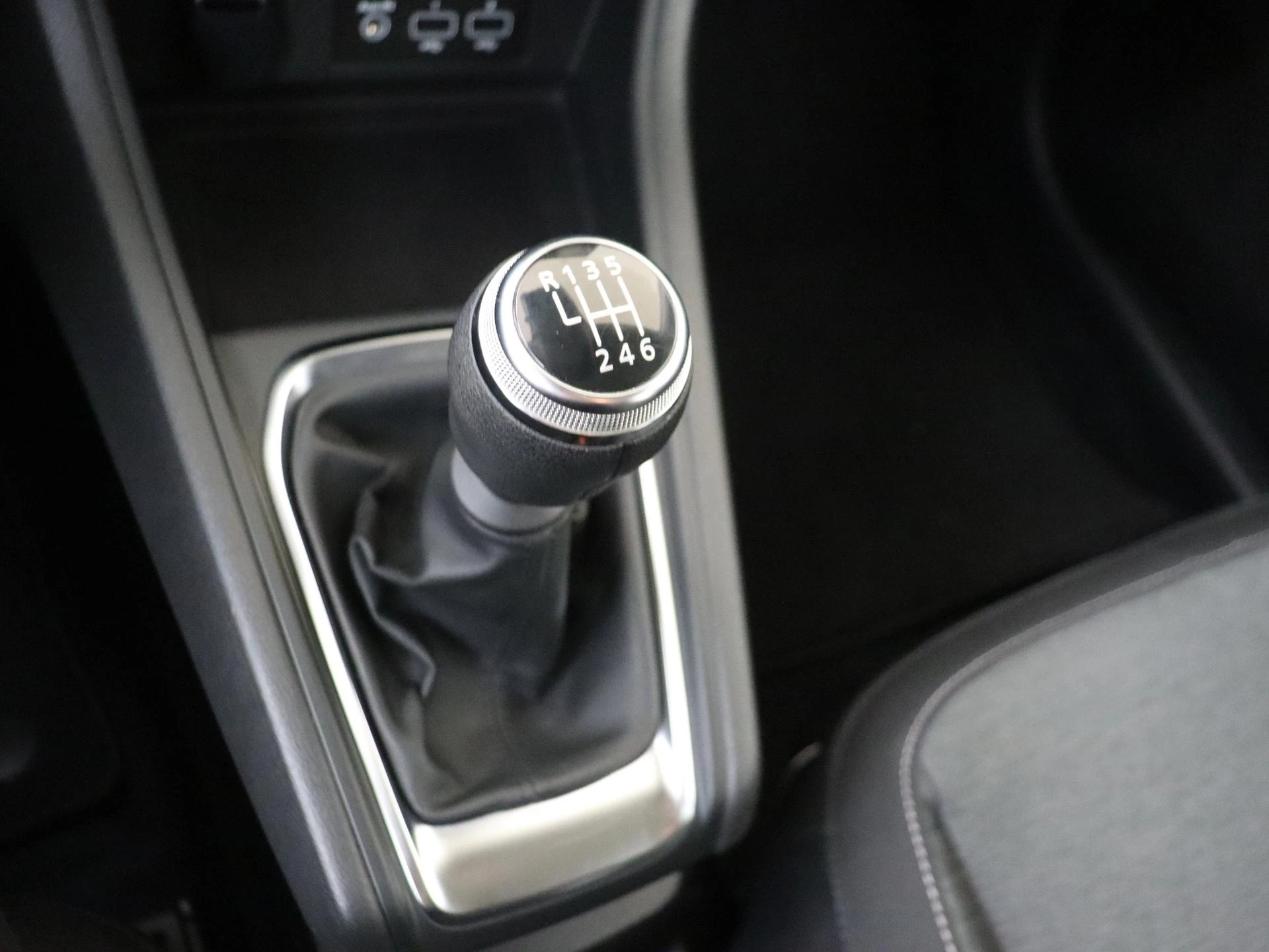 Renault-Captur-image-14