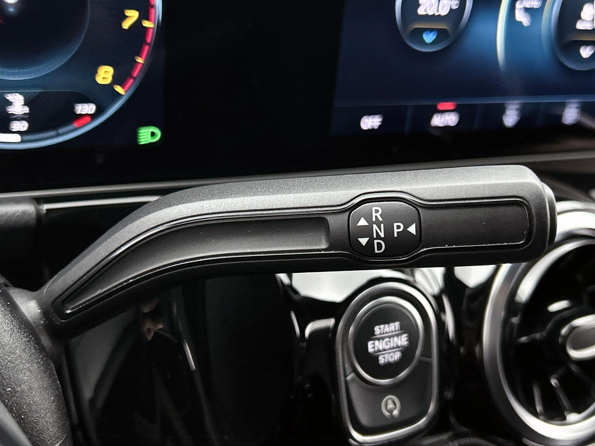 Mercedes-Benz-B-Klasse-image-12