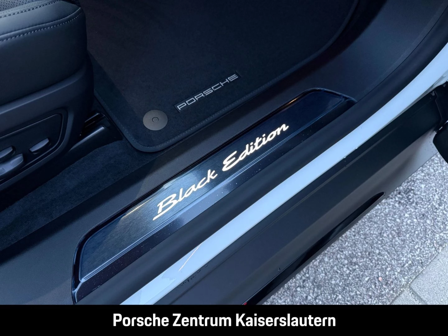 Porsche Taycan 4 Black Edition HA-Lenkung InnoDrive LED black edition