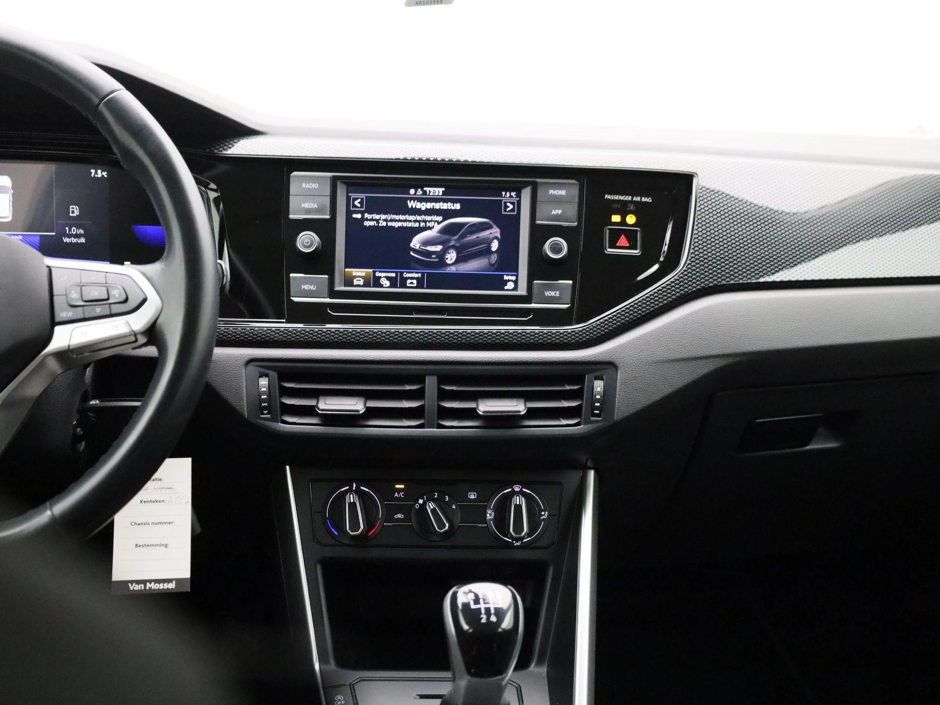 Volkswagen-Polo-image-8