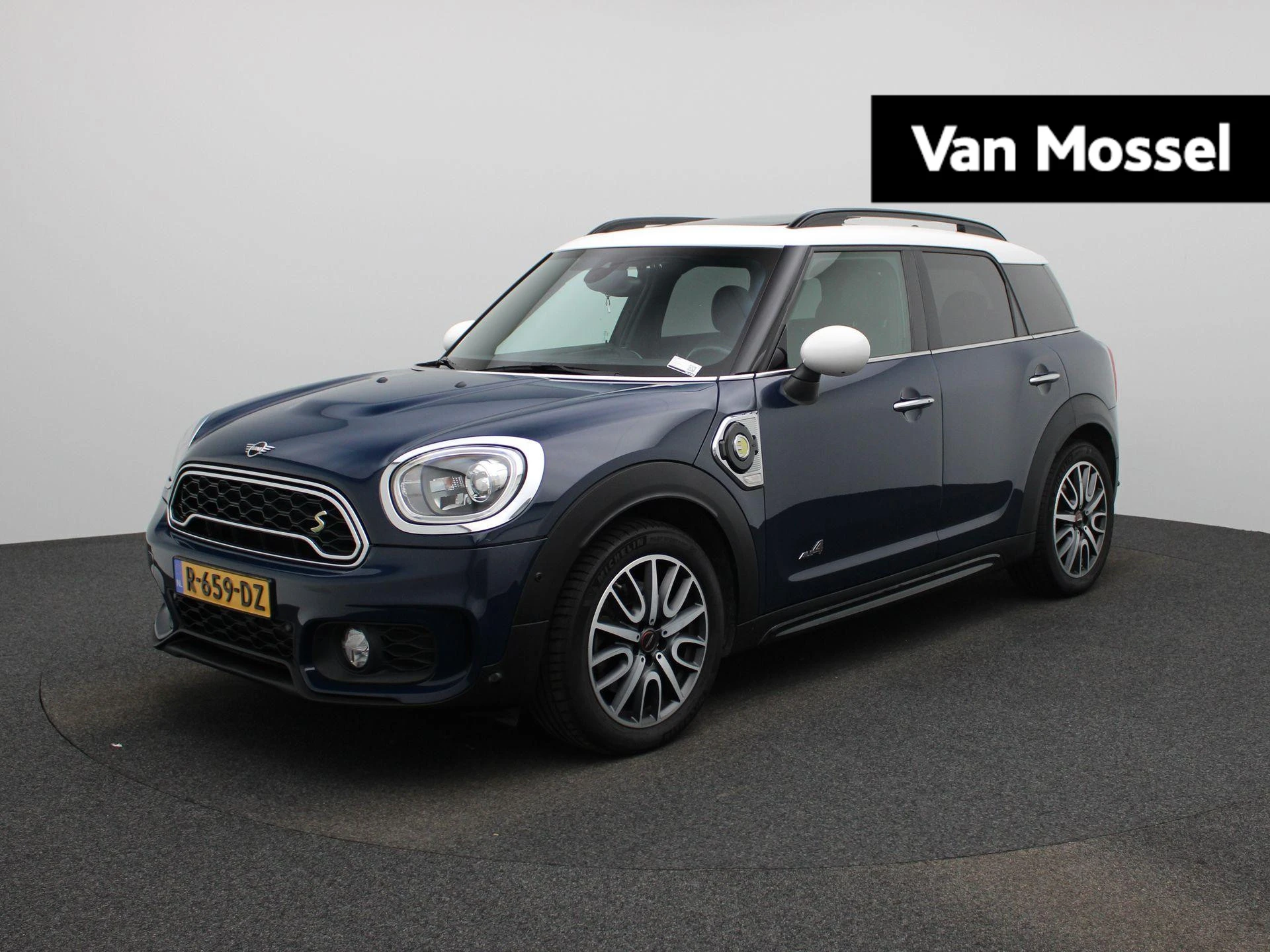 MINI-Countryman-image-0