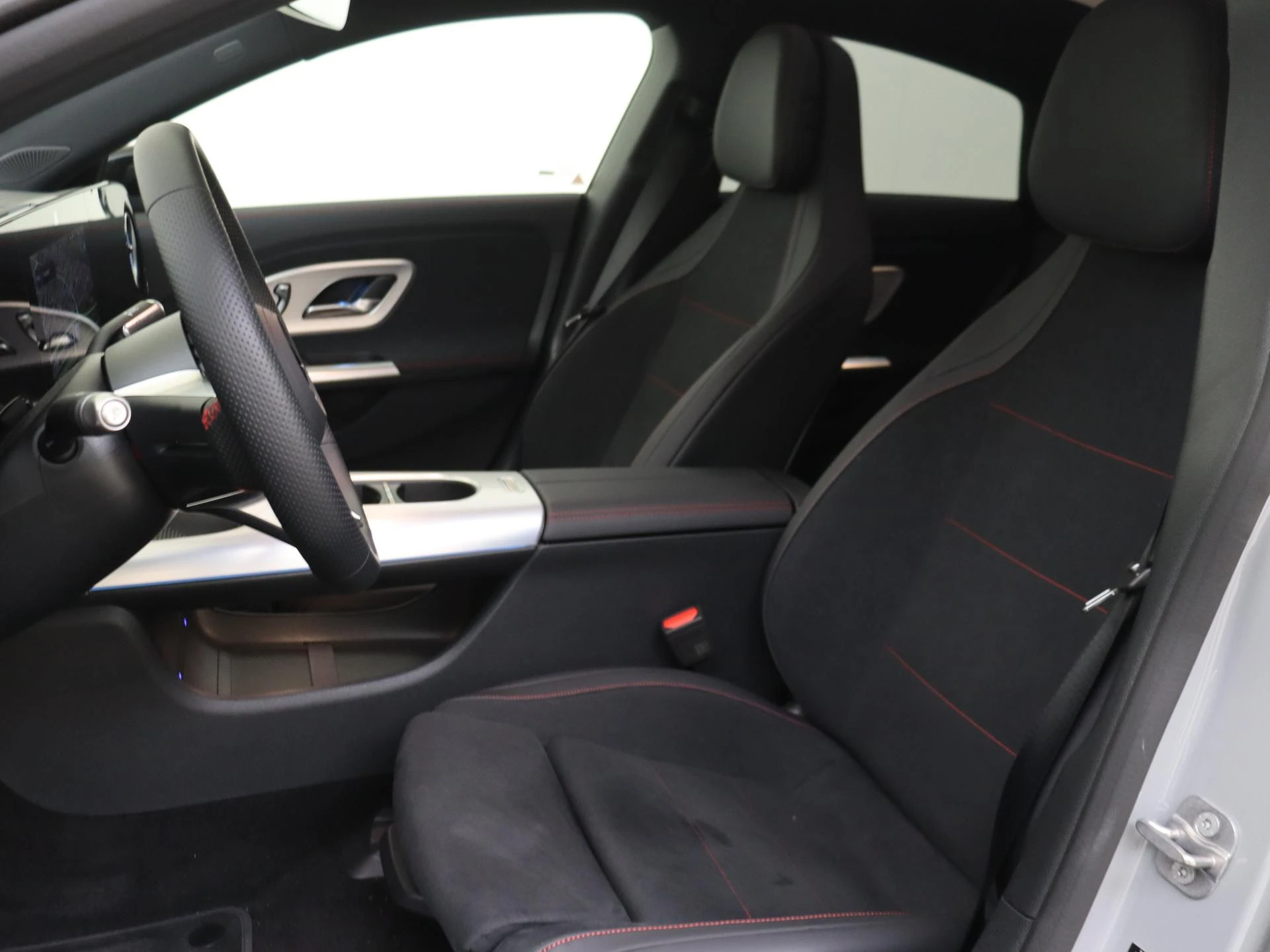 Mercedes-Benz-CLA-image-11