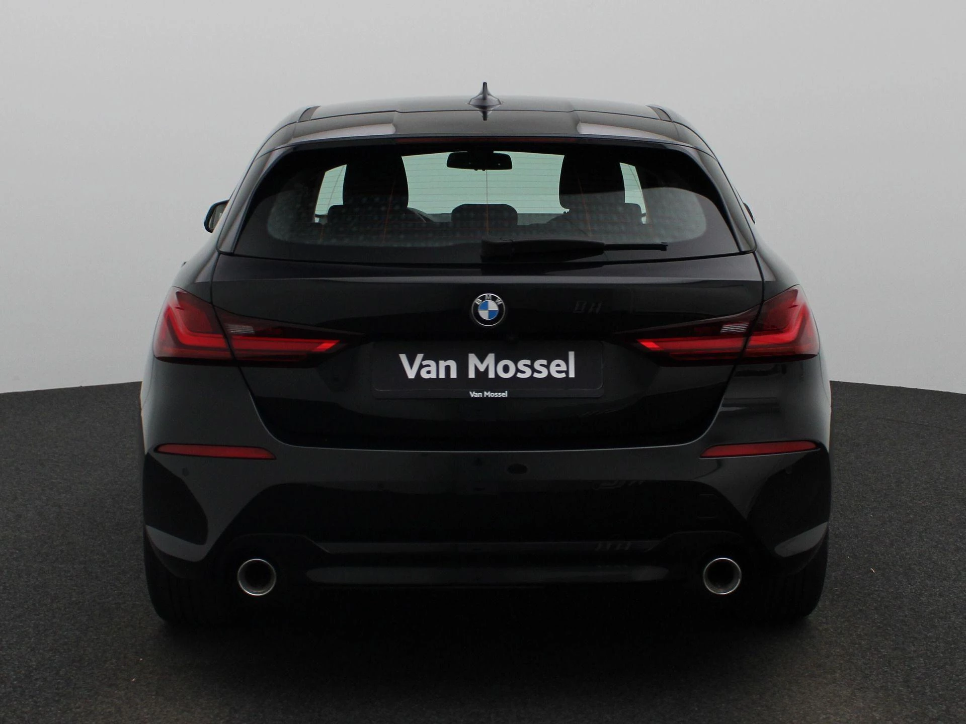 BMW-1 Reeks-image-4
