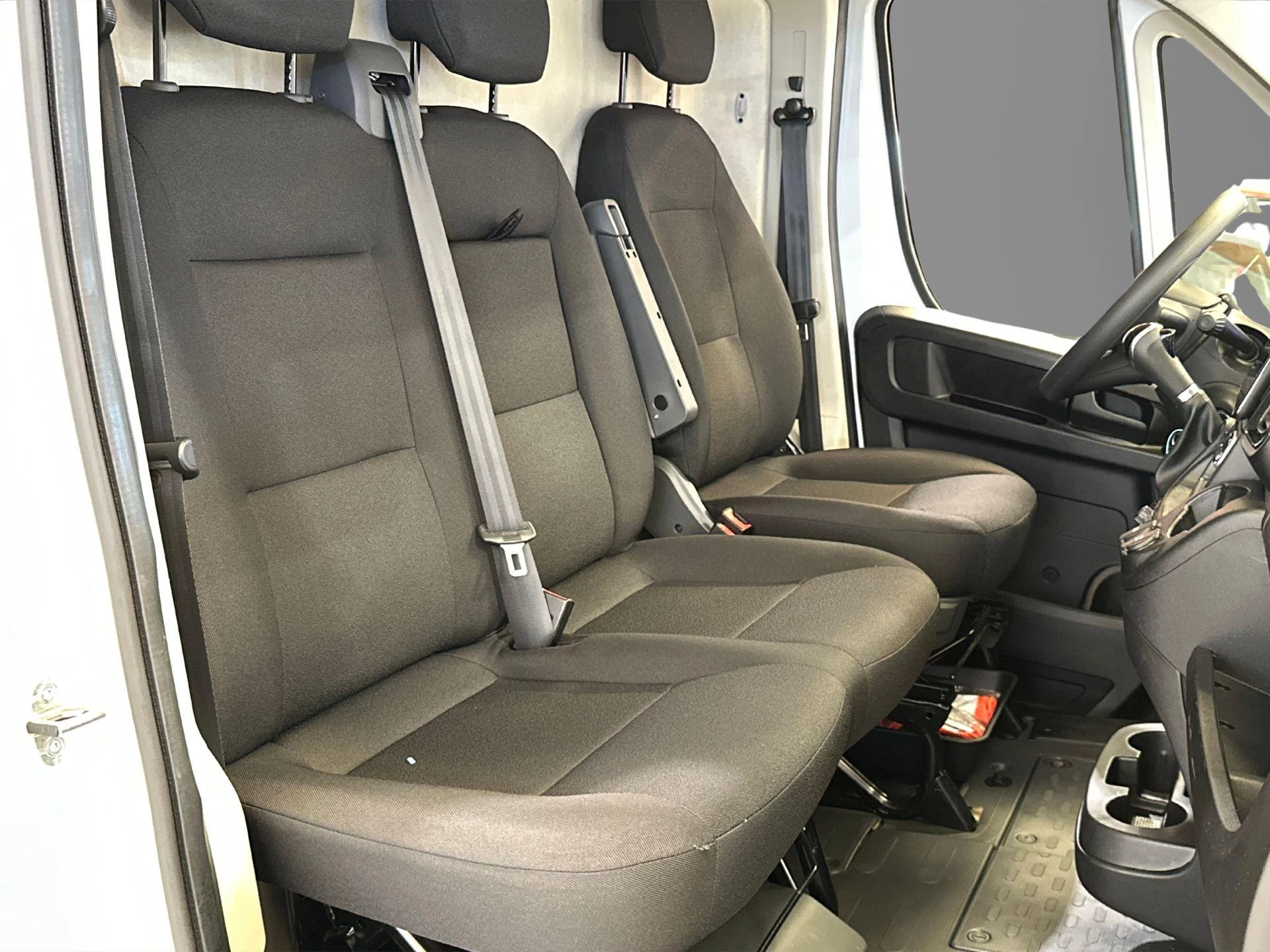 Opel-Movano-image-30
