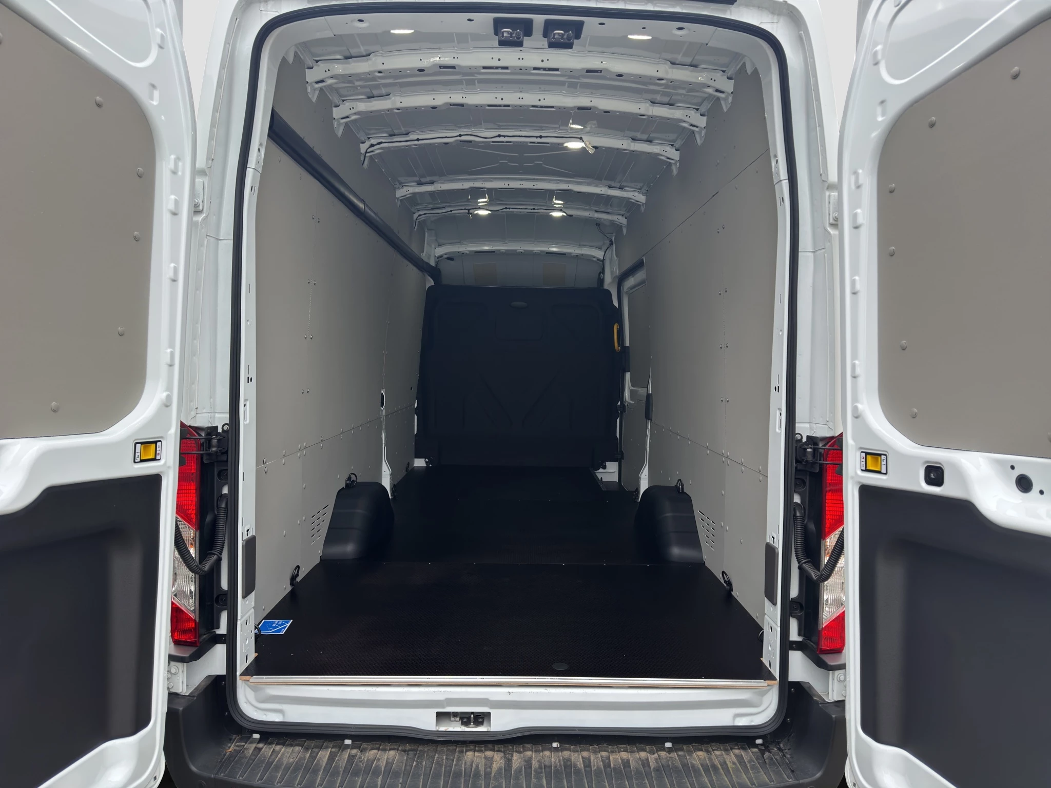 Ford-Transit-image-9