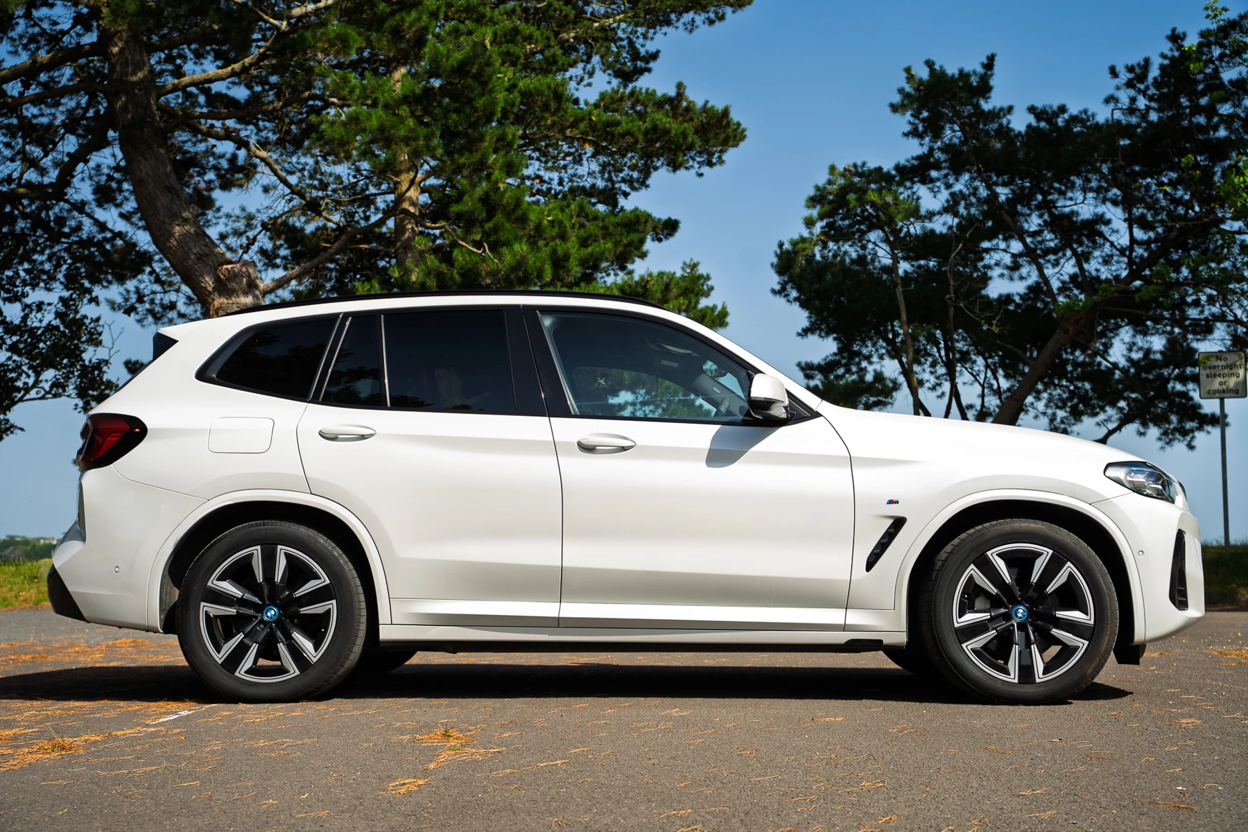 BMW-iX3-image-3
