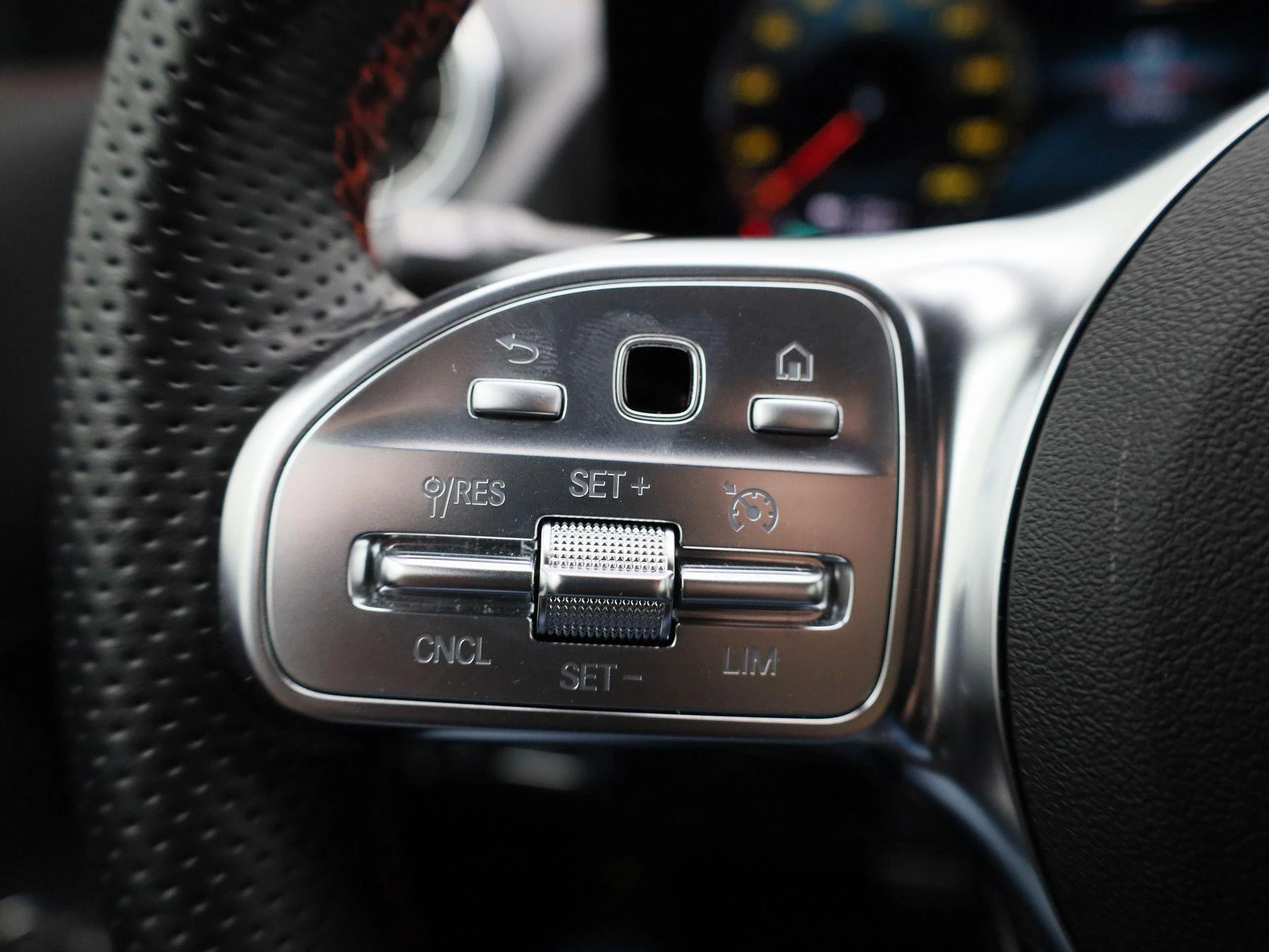 Mercedes-Benz-EQA-image-19