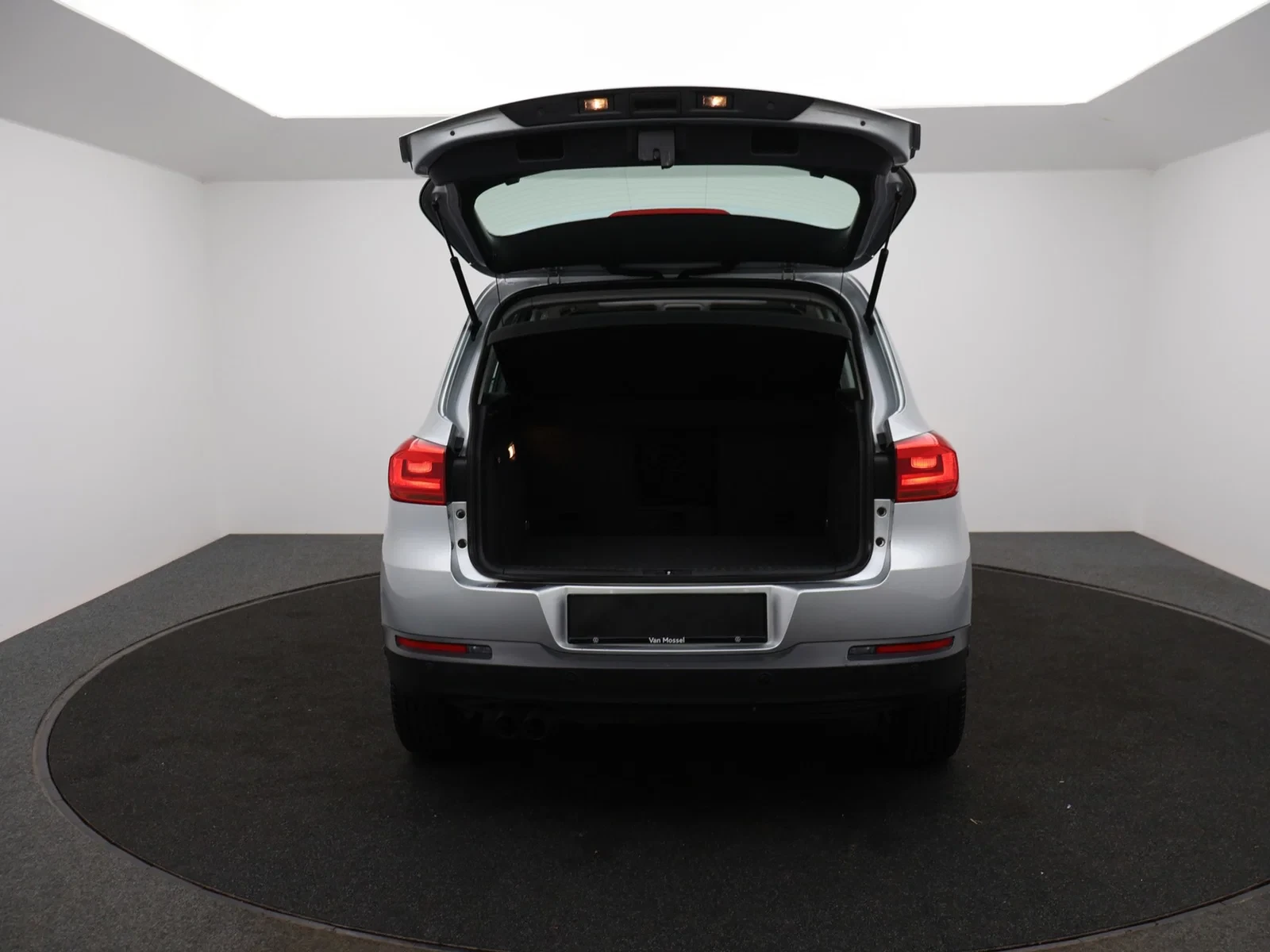 Volkswagen Tiguan Tiguan Trend & Fun 1.4TSI BlueMotion 125PK *PANODAK*PDC*BLTH*DAB RADIO*AIRCO AUTOMATISCH*...*