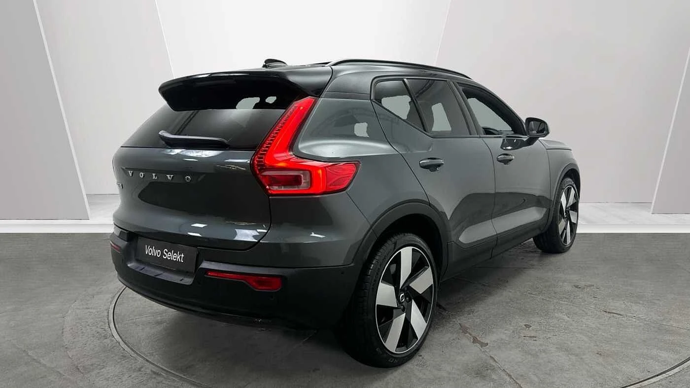 Volvo-EX40-image-2
