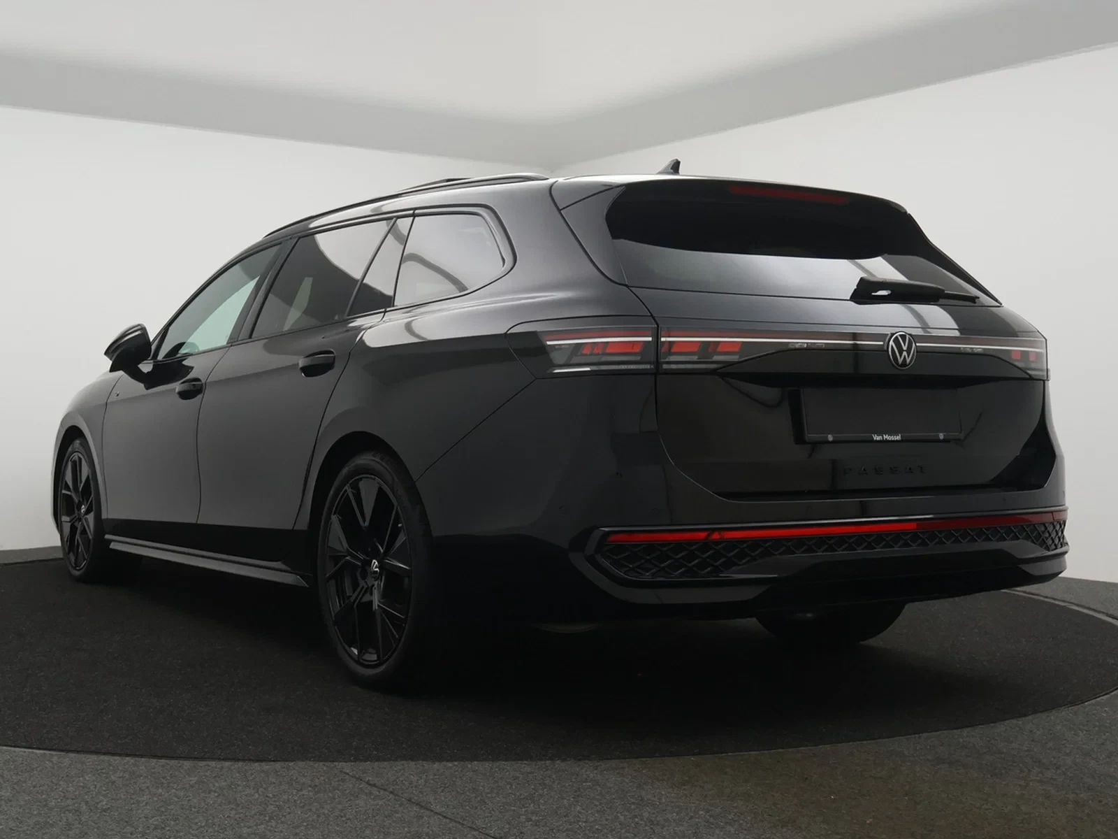 Volkswagen Passat SW Passat R-Line Business Premium 1.5TSI mHEV 150PK *AUTOMAAT*PANODAK*LEDER*ALCANTARA*SPORTZETELS*CAMER
