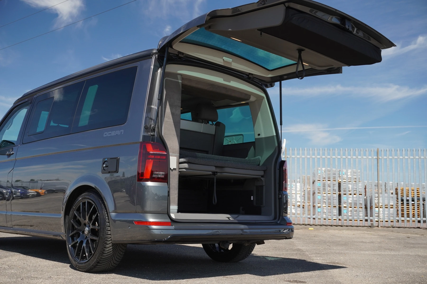 Volkswagen-California-image-17