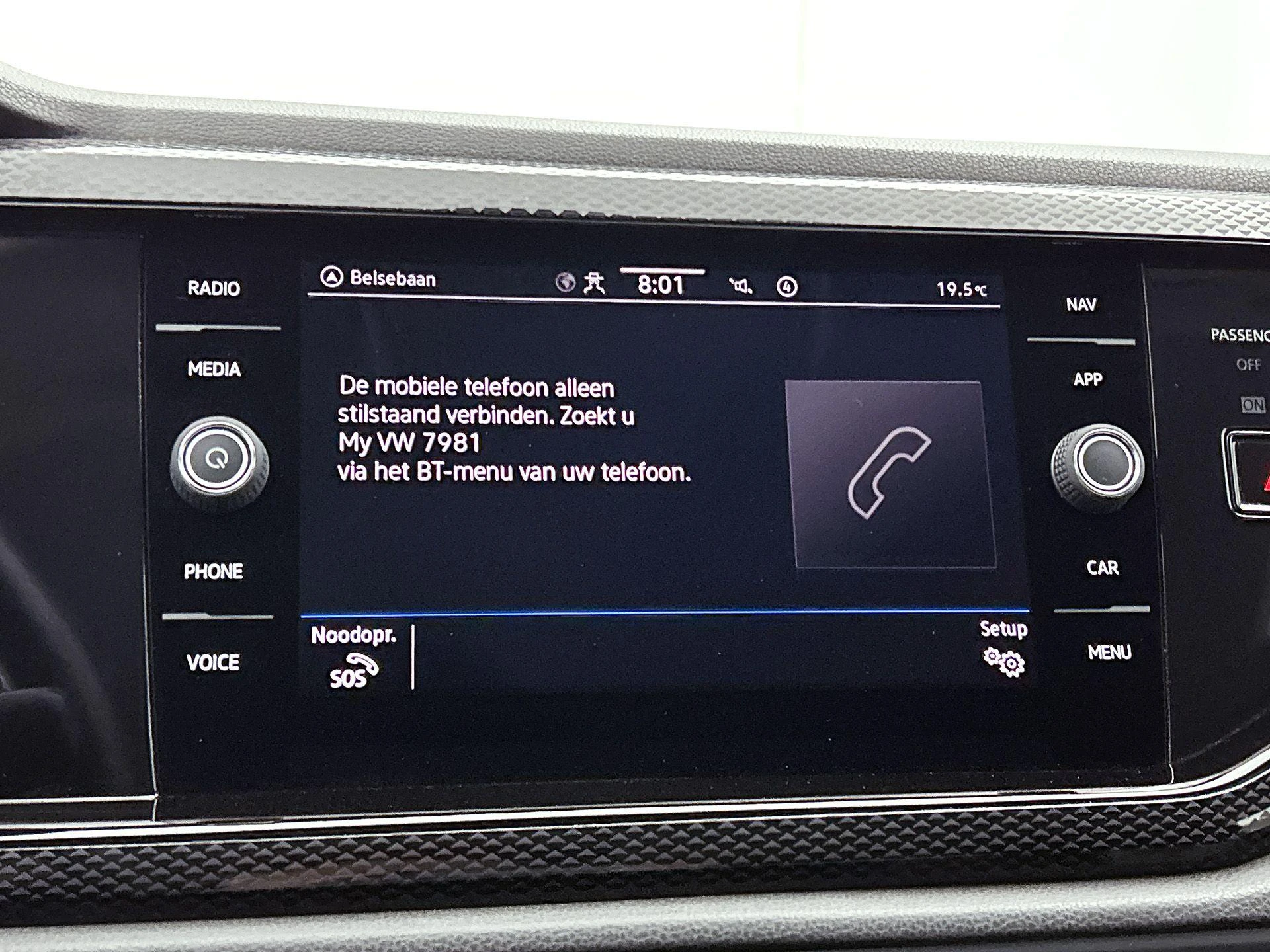 Volkswagen-Polo-image-12