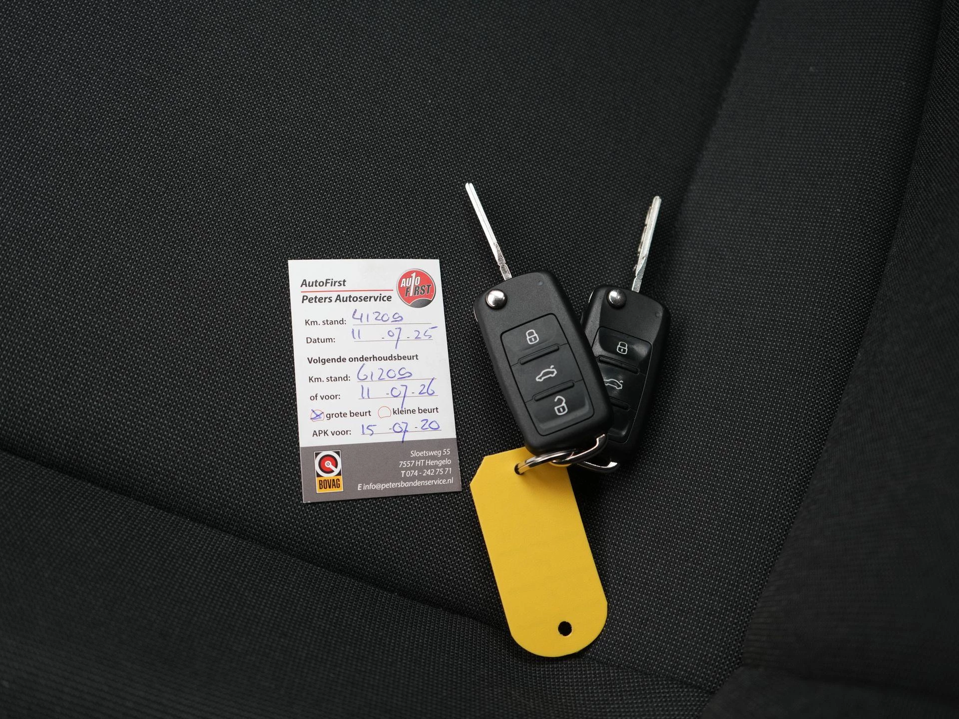 Volkswagen-up!-image-23