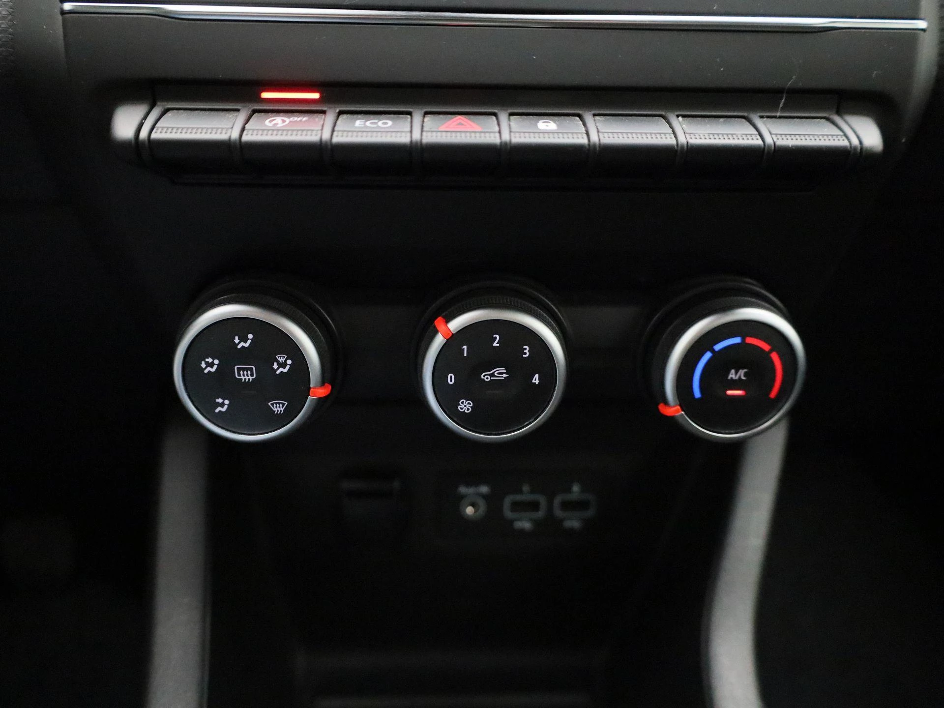 Renault-Clio-image-18