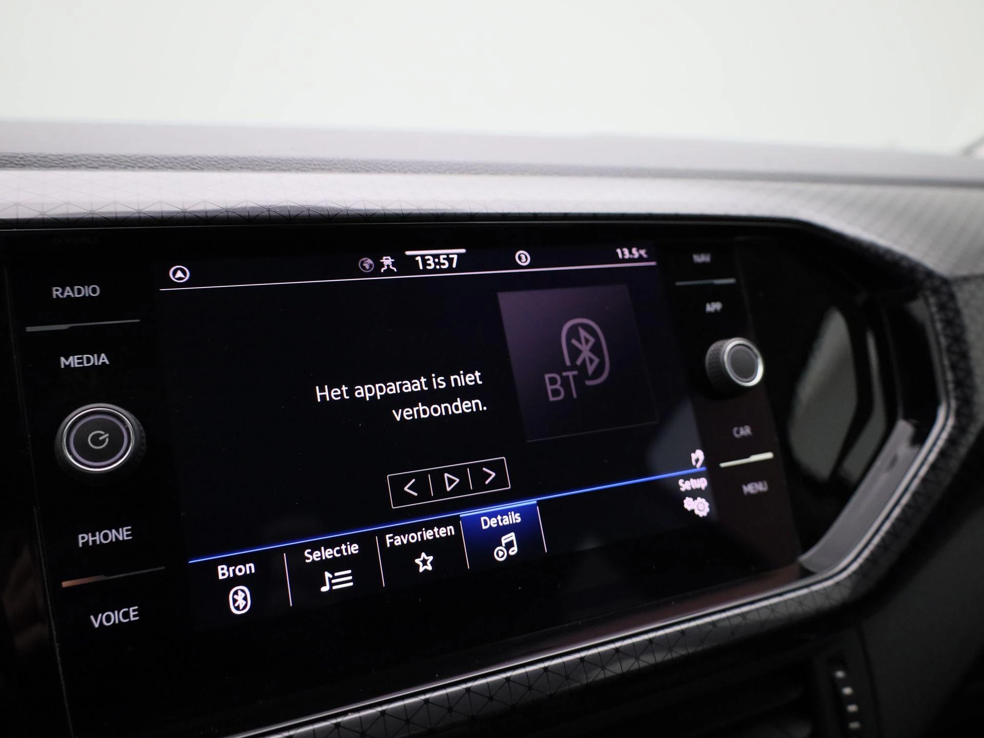 Volkswagen-T-Cross-image-17