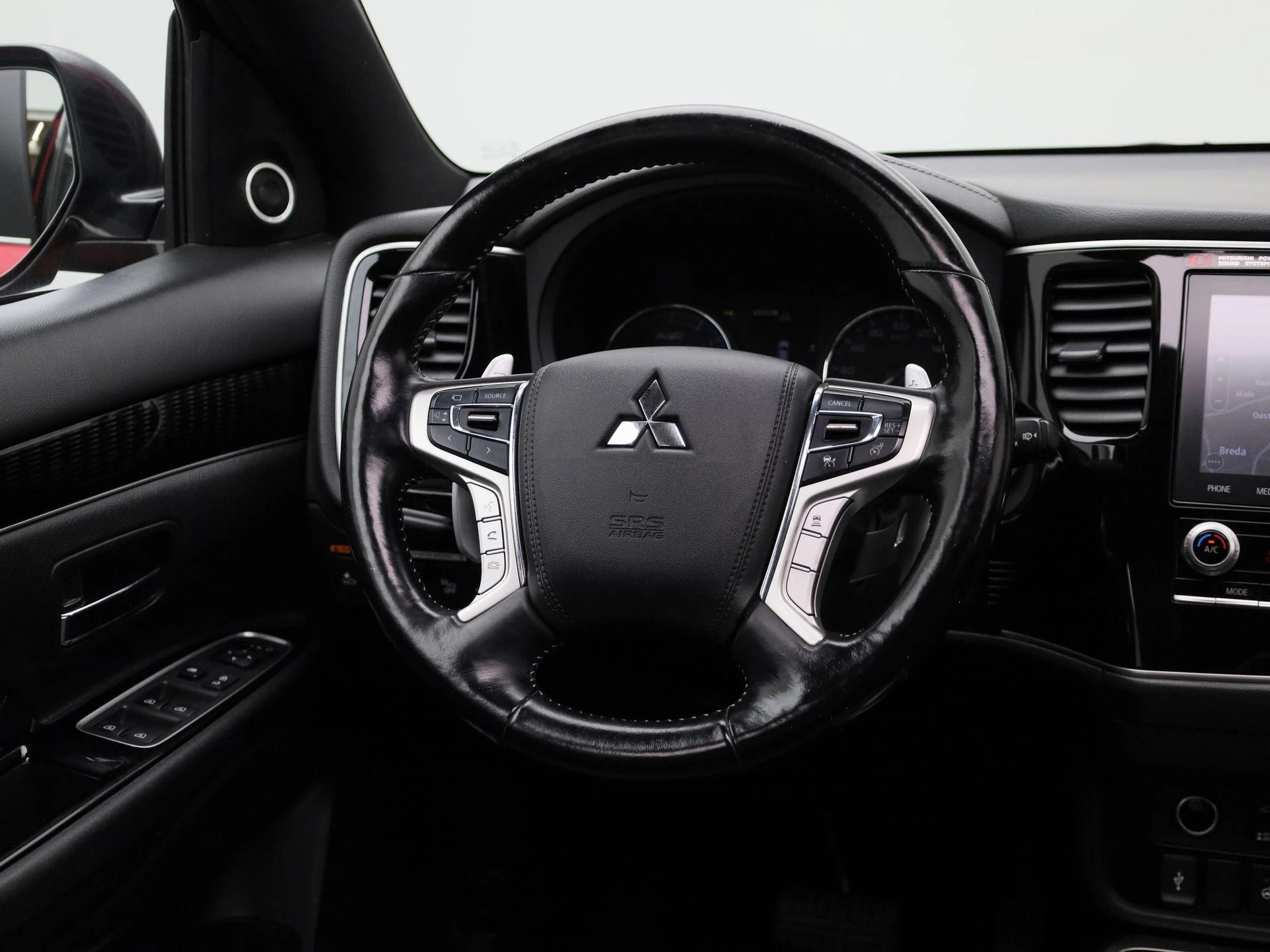 Mitsubishi-Outlander-image-9
