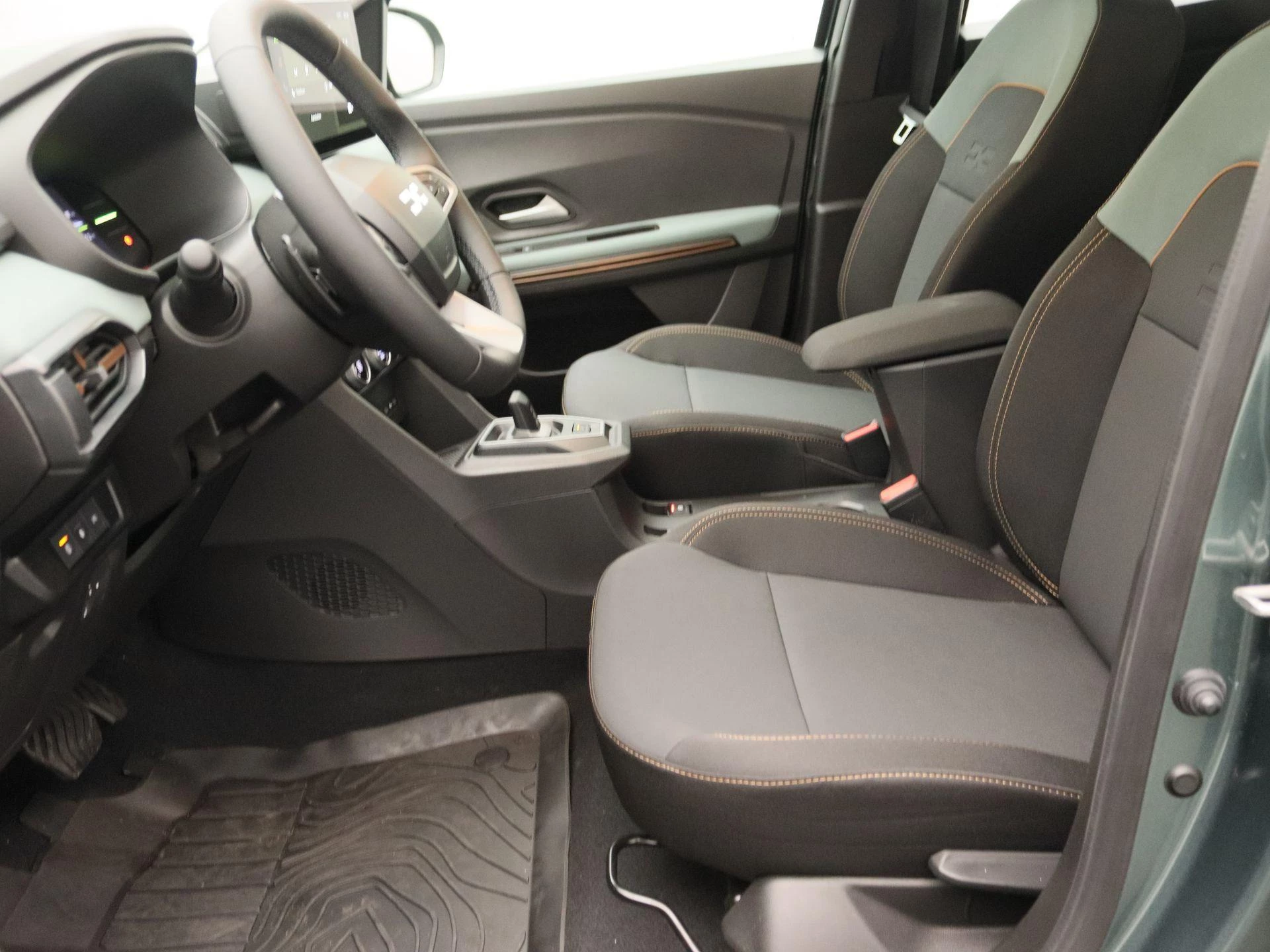 Dacia-Sandero Stepway-image-11